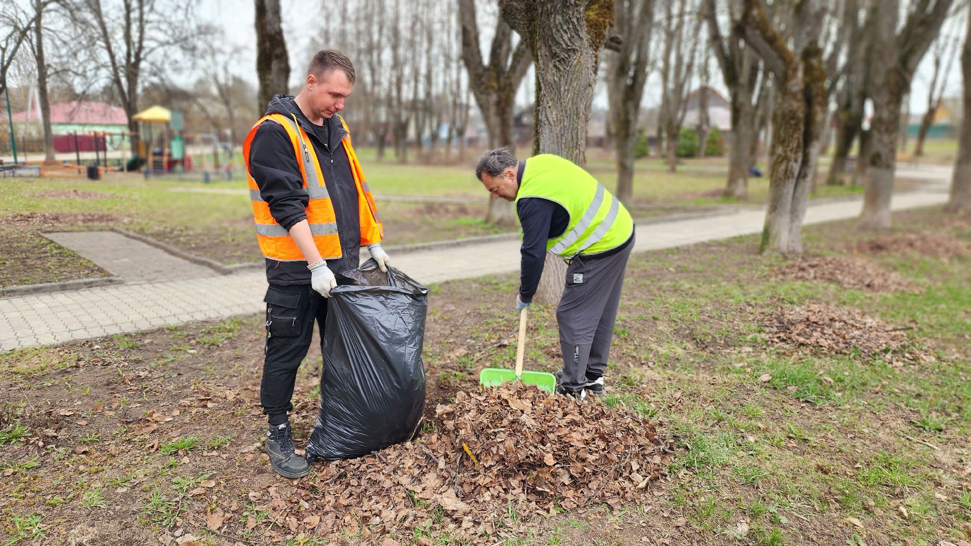 сквер, субботник, коммунальщики, руза,благоустройство,