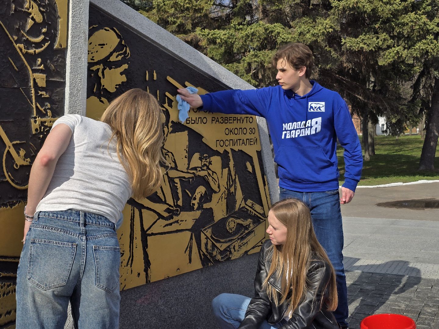 Коломна, субботник, стела трудовой доблести, памятник вов,