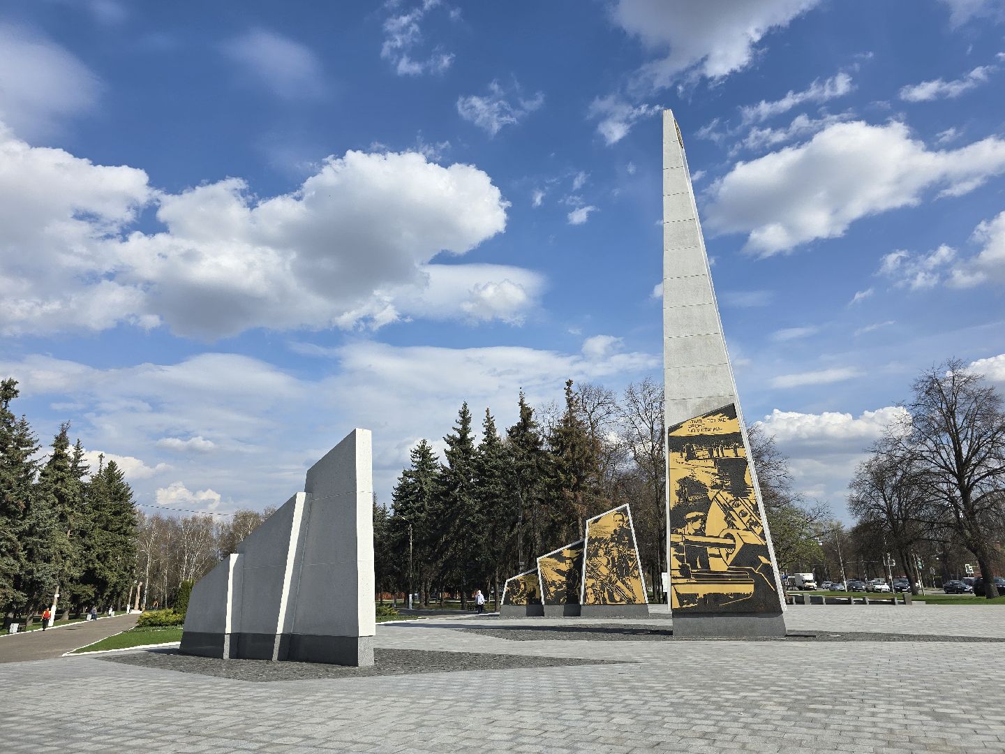 Коломна, субботник, стела трудовой доблести, памятник вов,