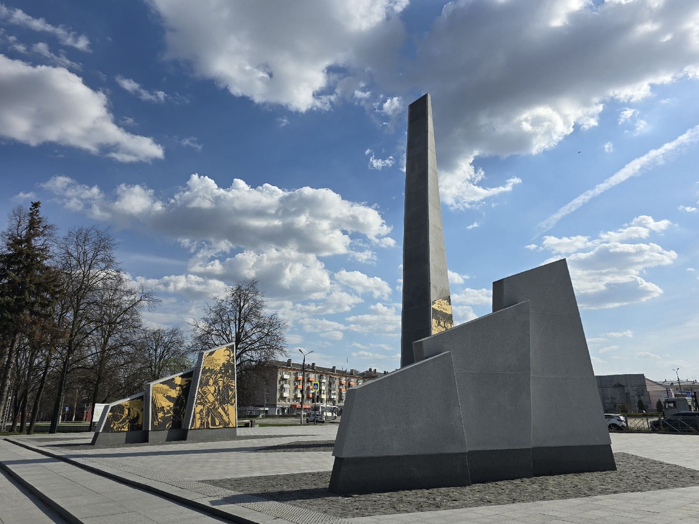 Коломна, субботник, стела трудовой доблести, памятник вов,