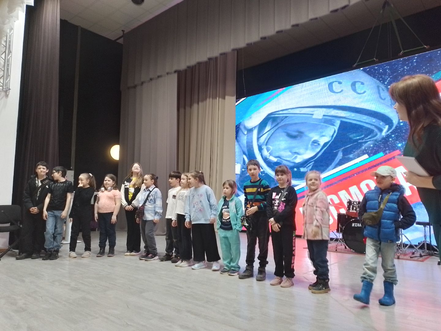 городской округ восход, конкурс рисунков, день космонавтики, дети,