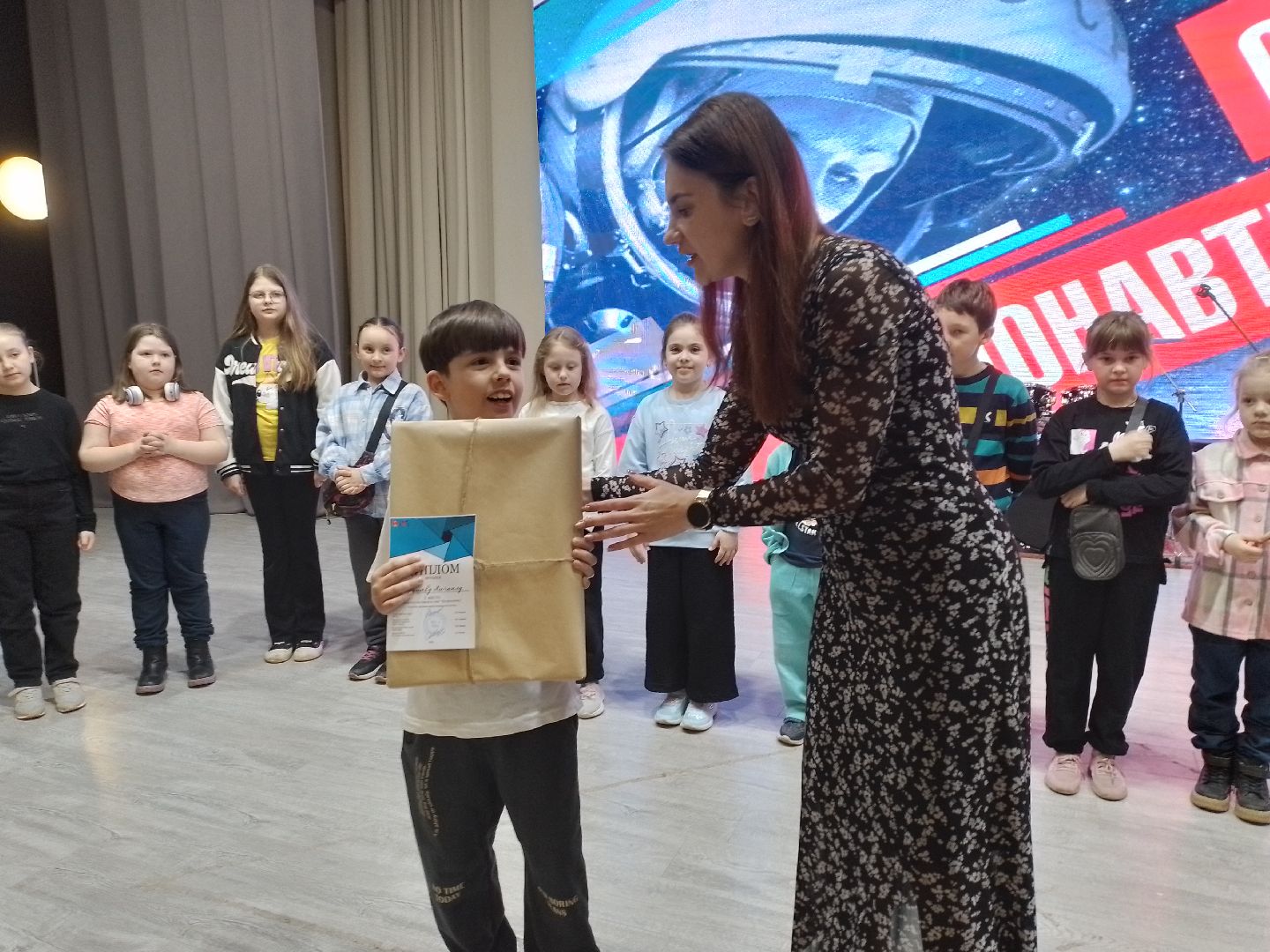 городской округ восход, конкурс рисунков, день космонавтики, дети,