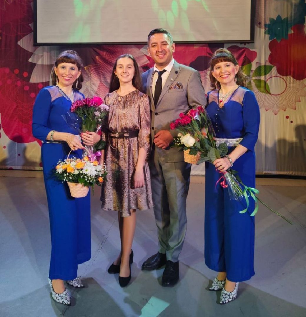 пушкино, концерт, песни военных лет, песни о родине, эстрада,зрители, дом культуры,дуэт,сестры-близнецы,