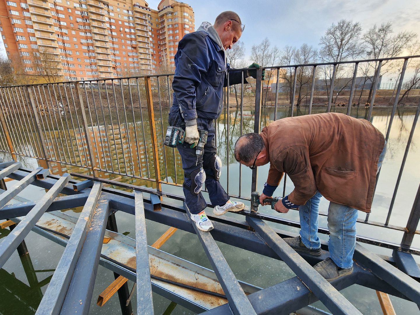Чехов, улица Береговая, набережная реки теребенка, благоустройство, реконструкция, обновление, ограждения, заборы, строительство, покраска, госпрограмма московской области, формирование комфортной городской среды,
