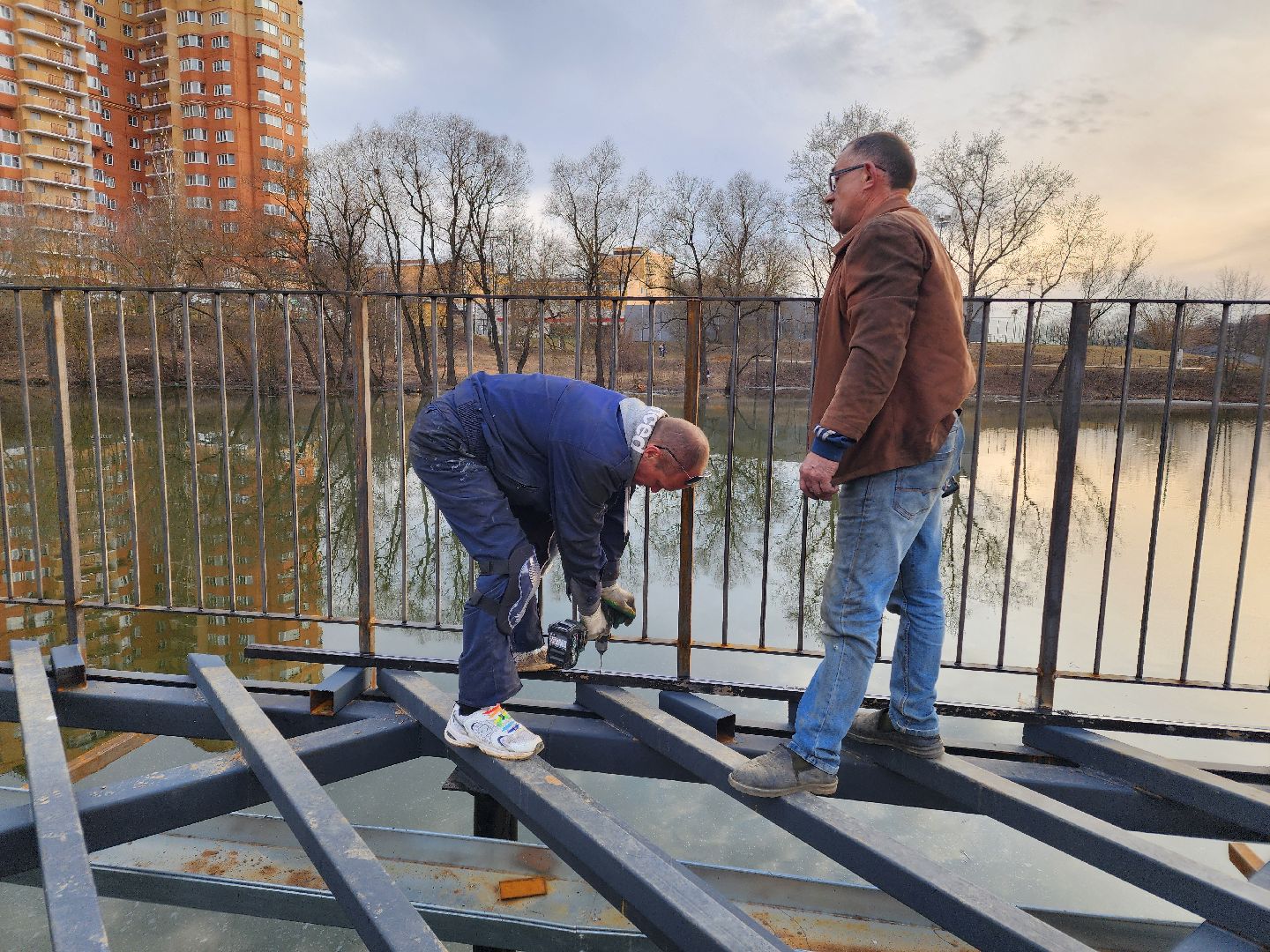 Чехов, улица Береговая, набережная реки теребенка, благоустройство, реконструкция, обновление, ограждения, заборы, строительство, покраска, госпрограмма московской области, формирование комфортной городской среды,