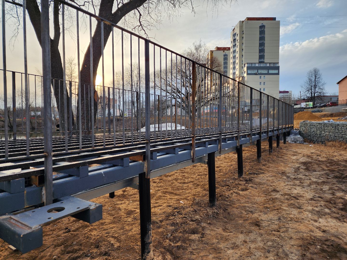 Чехов, улица Береговая, набережная реки теребенка, благоустройство, реконструкция, обновление, ограждения, заборы, строительство, покраска, госпрограмма московской области, формирование комфортной городской среды,