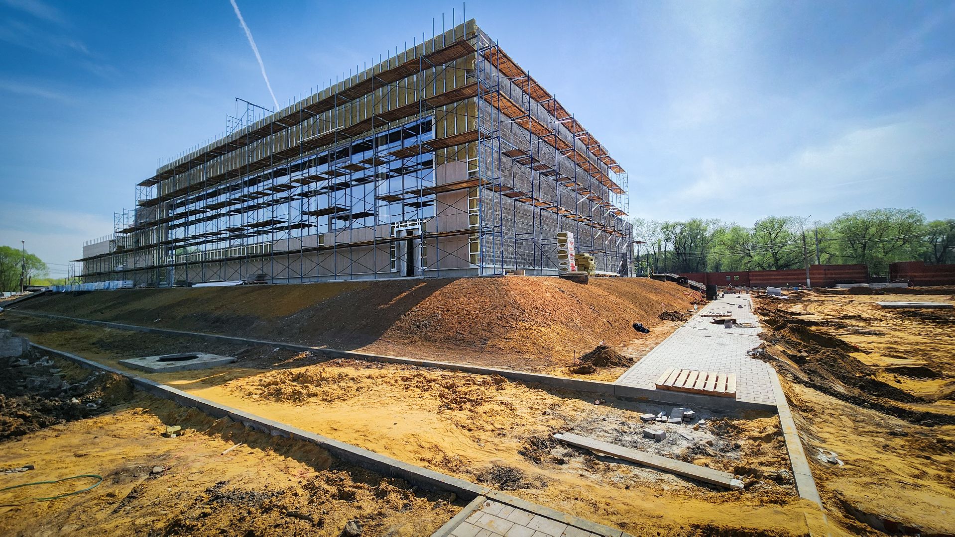 строительство в Бронницах , физкультурно-оздоровительный комплекс, эллинг, благоустройство ,