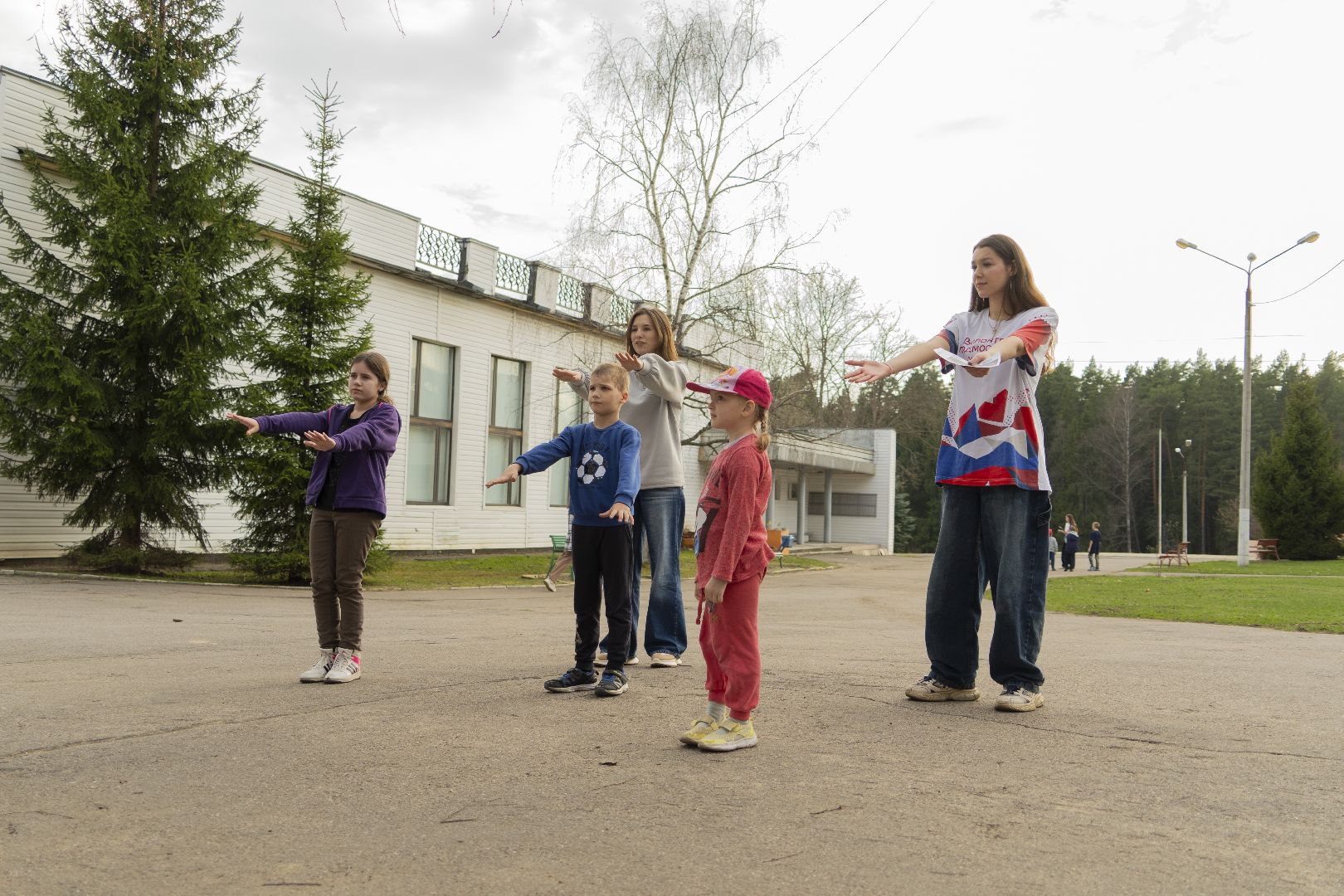 королёв, волонтеры подмосковья в королеве, пункт временного размещения родник, развлечения для детей,