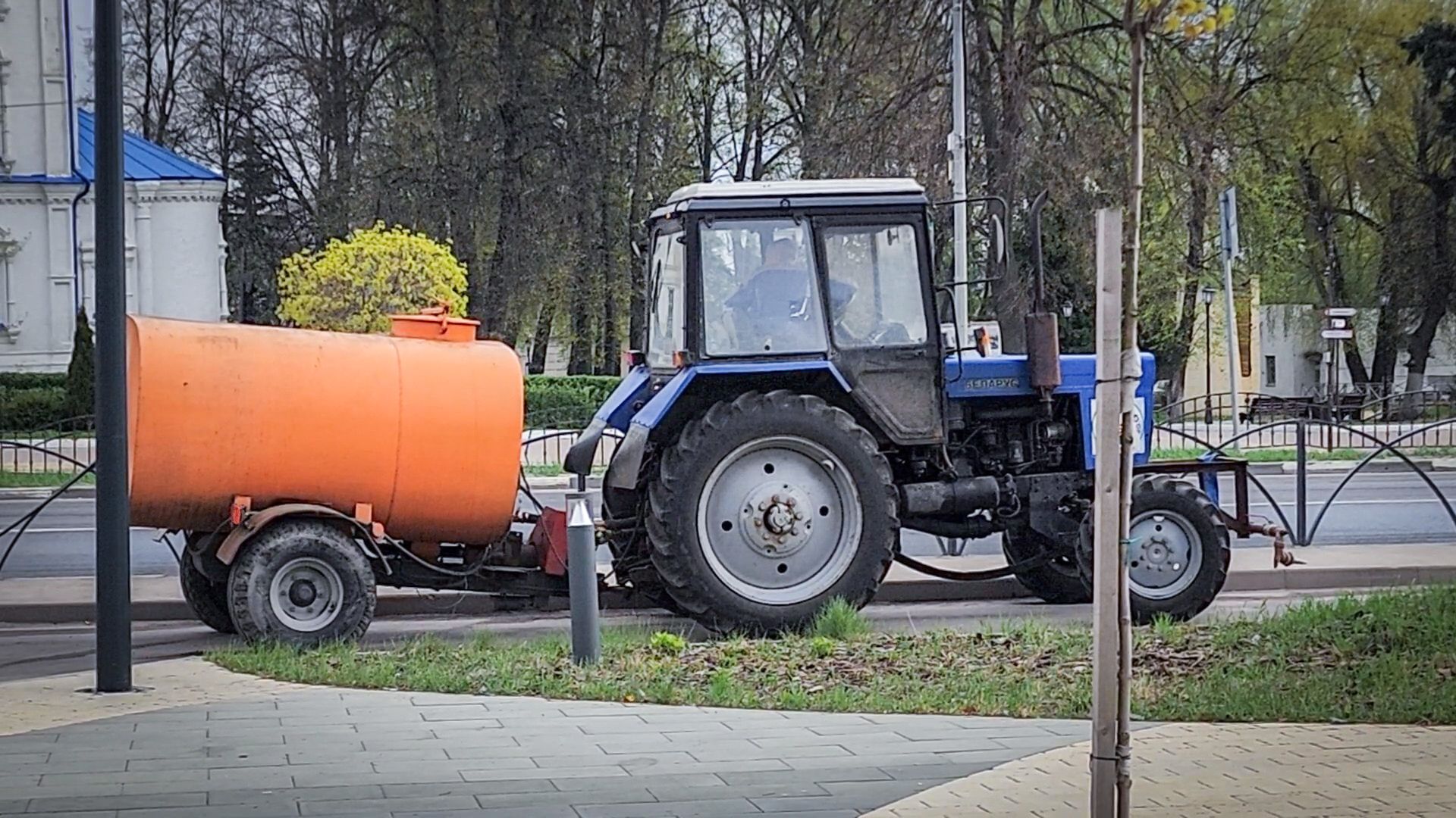 бронницы, уборка площади имени Тимофеева , весенняя уборка , площадь имени Тимофеева ,
