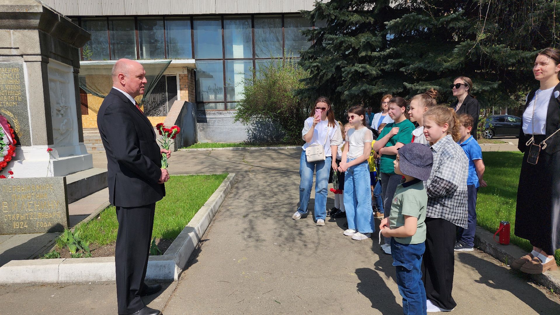 день рождения Ленина, годовщина со дня рождения Ленина, первый памятник Ленину, Ногинск, Богородский городской округ,