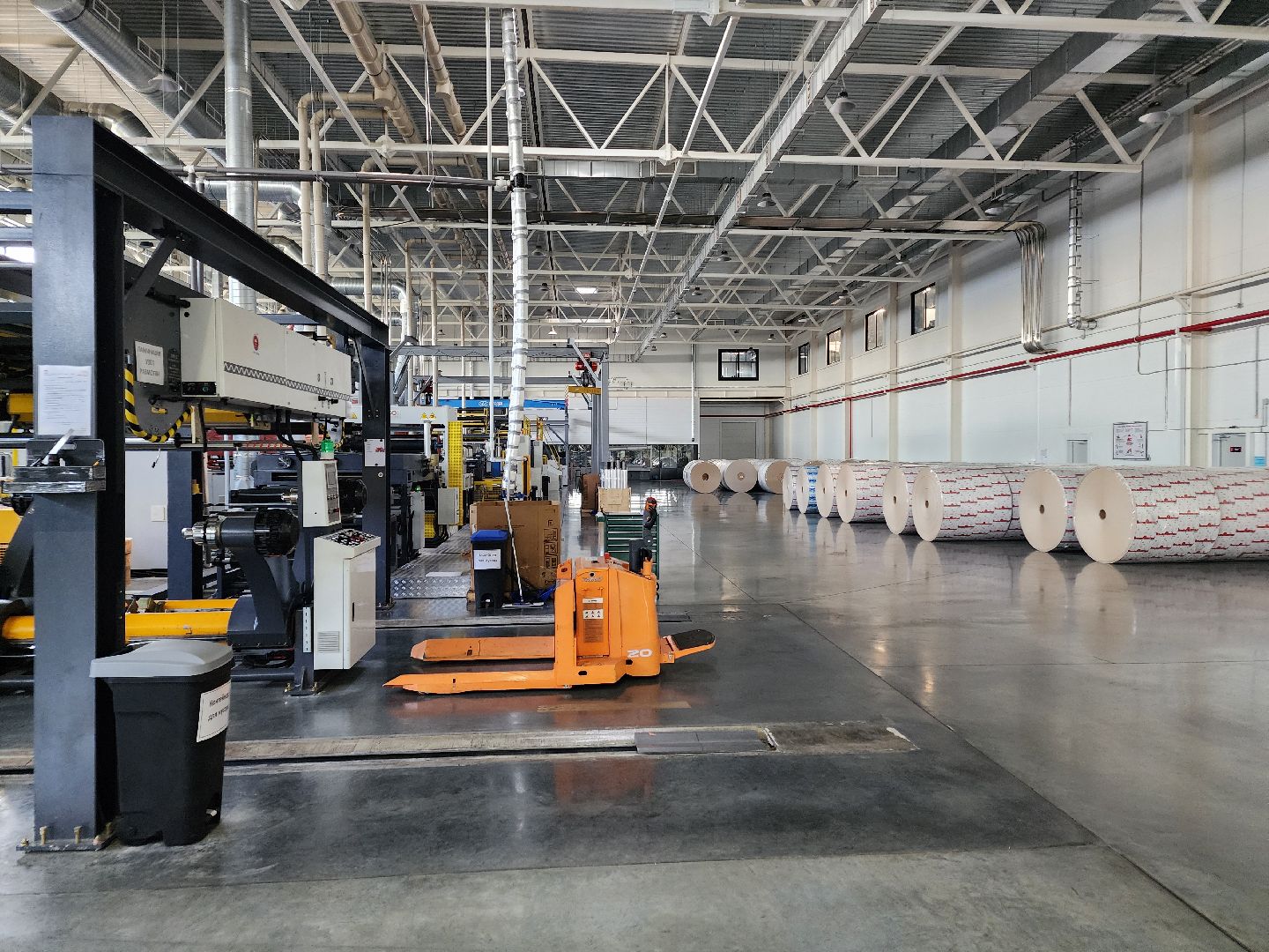 Чехов, симферопольское шоссе, завод МолоПак, картонная упаковка, производство, изготовление, пищевая промышленность, аналог Тетра Пак, аналог Пюр-Пак, форматы и виды упаковки,производительность предприятия, асептическая упаковка, упаковка из картона, упаковка для молочных продуктов соков и воды,  структура предприятия, история завода,