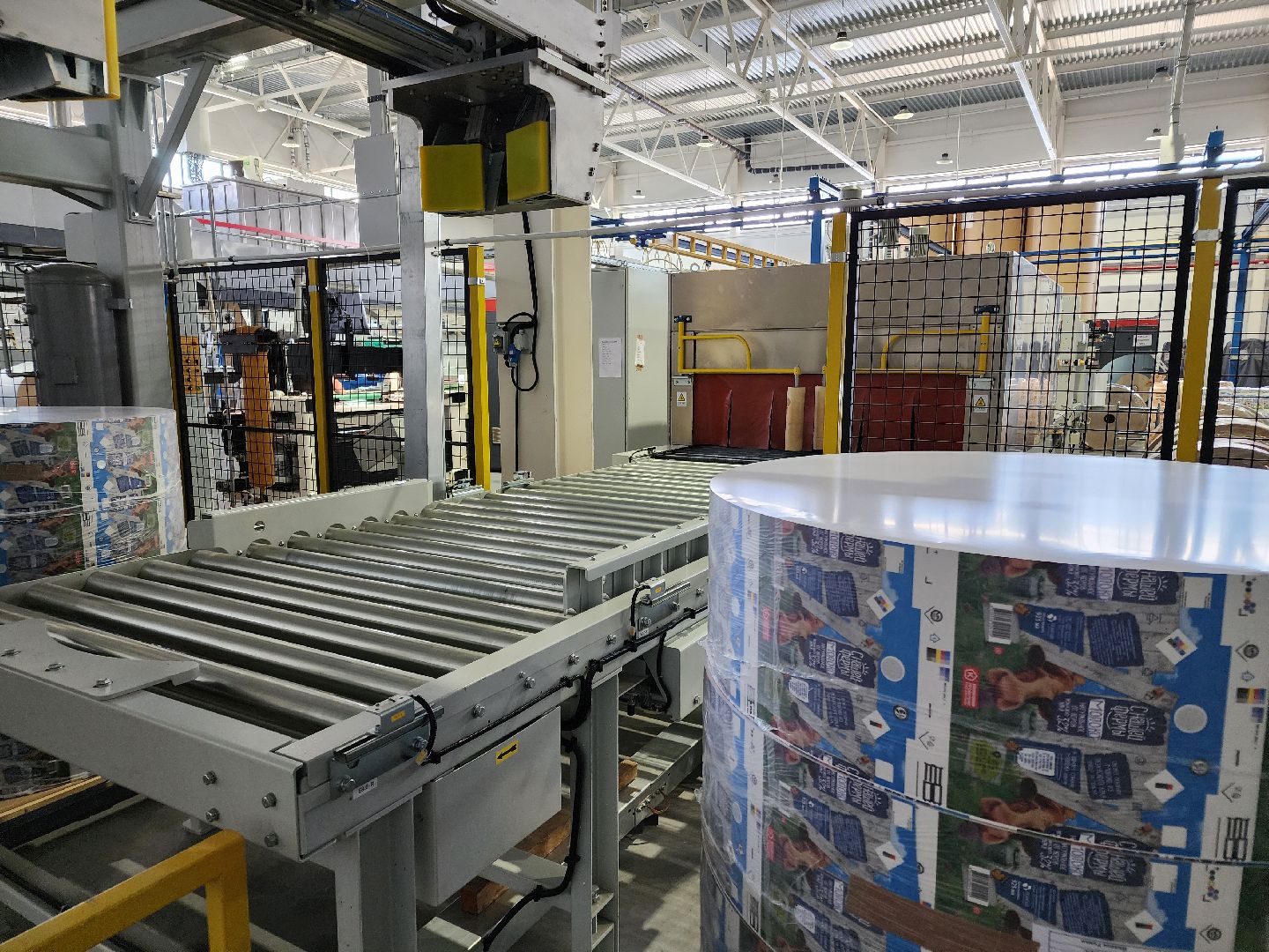 Чехов, симферопольское шоссе, завод МолоПак, картонная упаковка, производство, изготовление, пищевая промышленность, аналог Тетра Пак, аналог Пюр-Пак, форматы и виды упаковки,производительность предприятия, асептическая упаковка, упаковка из картона, упаковка для молочных продуктов соков и воды,  структура предприятия, история завода,