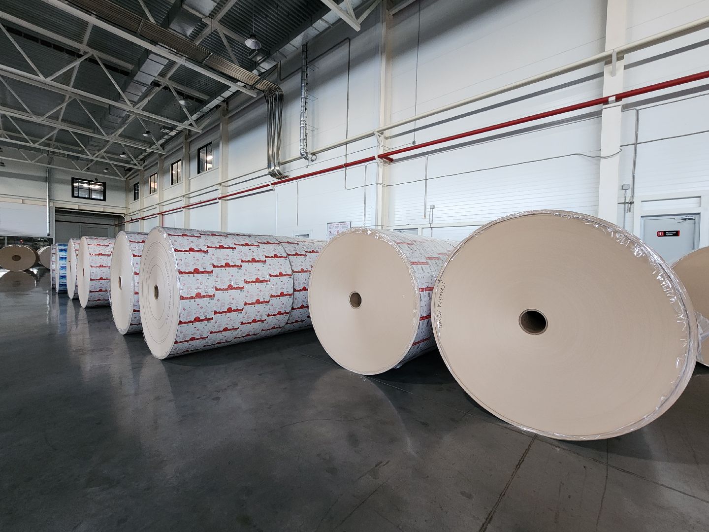 Чехов, симферопольское шоссе, завод МолоПак, картонная упаковка, производство, изготовление, пищевая промышленность, аналог Тетра Пак, аналог Пюр-Пак, форматы и виды упаковки,производительность предприятия, асептическая упаковка, упаковка из картона, упаковка для молочных продуктов соков и воды,  структура предприятия, история завода,