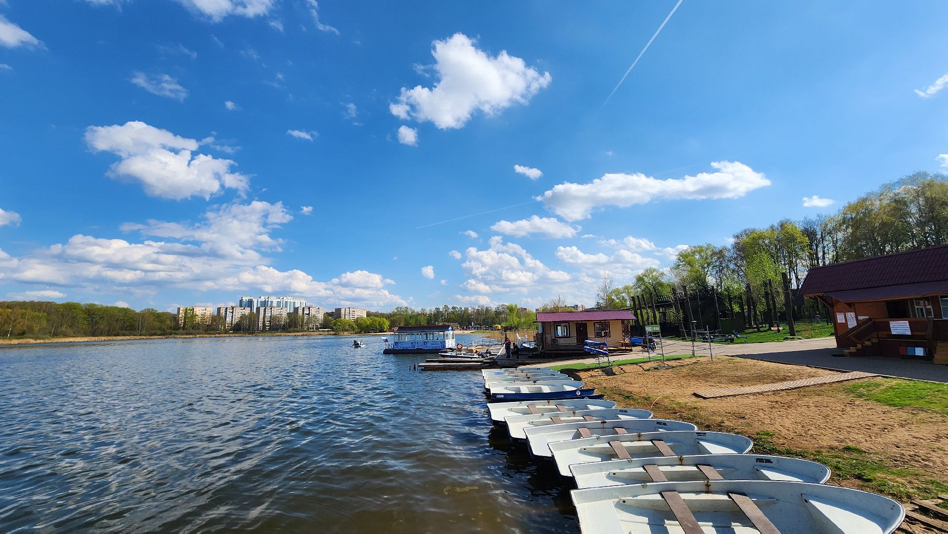 солнечногорск, озеро сенеж, водные прогулки, лодочная станция,