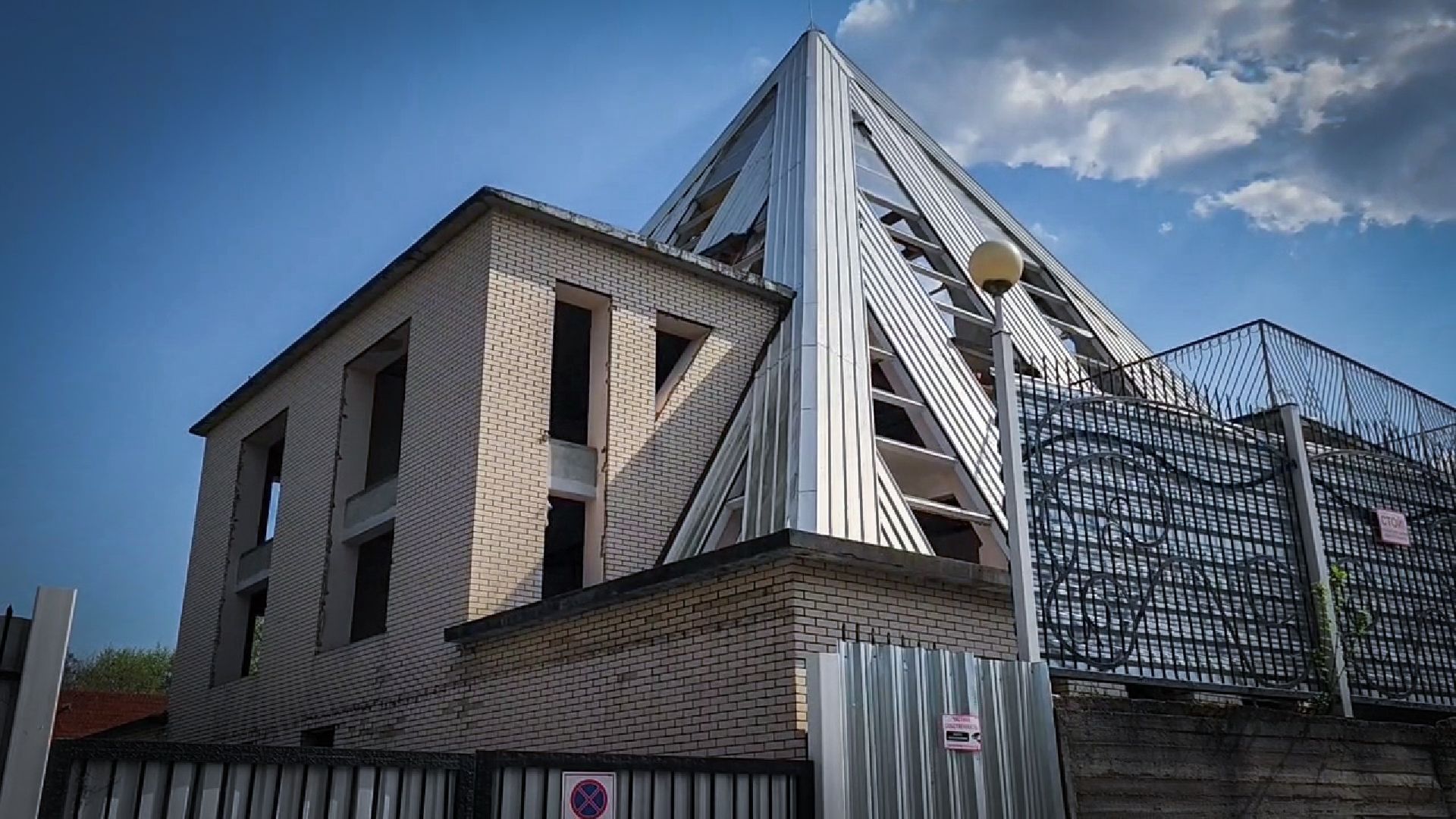 бронницы, снос здания, демонтаж здания,