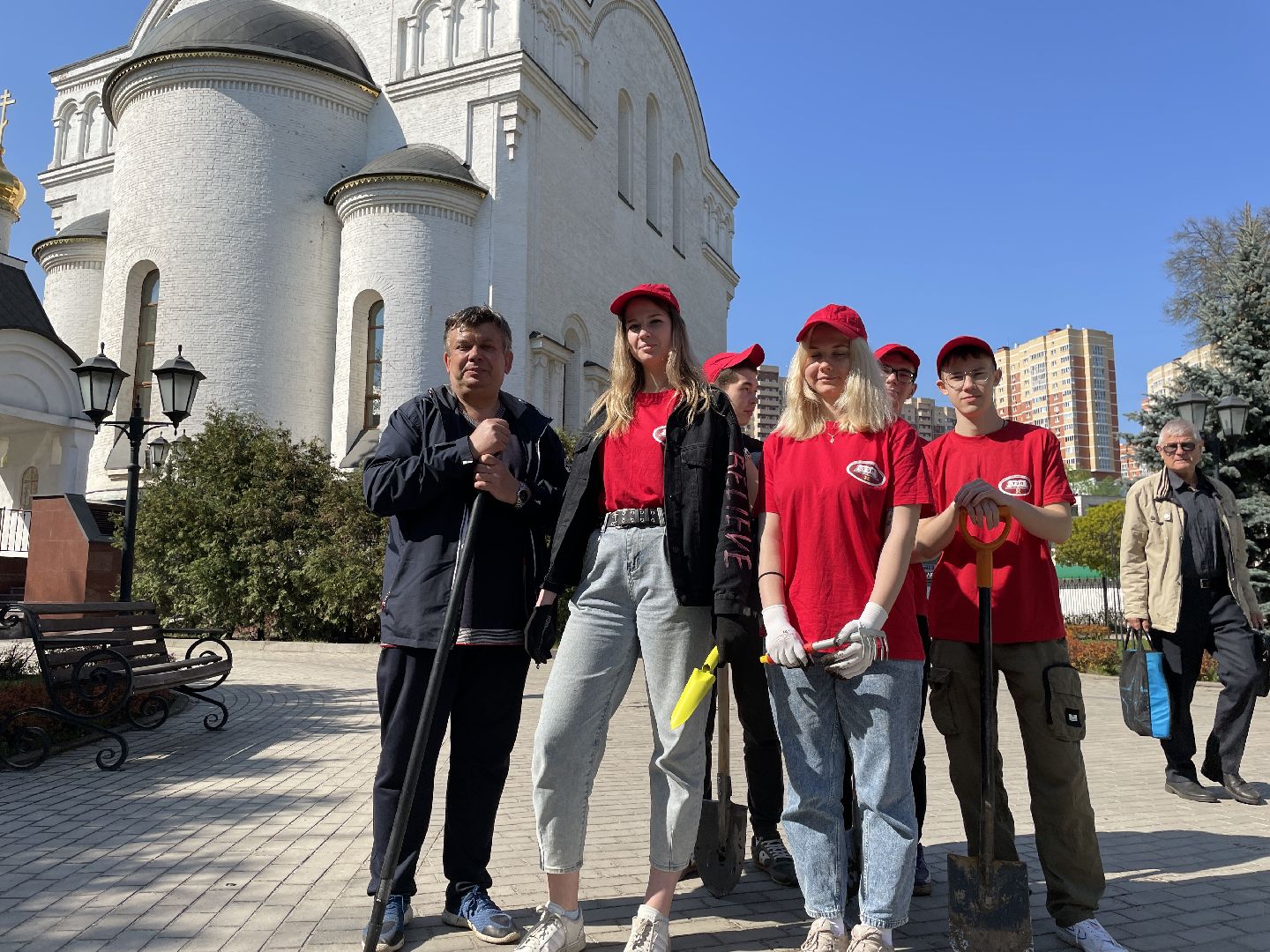 Цветы, студенты; Люберцы