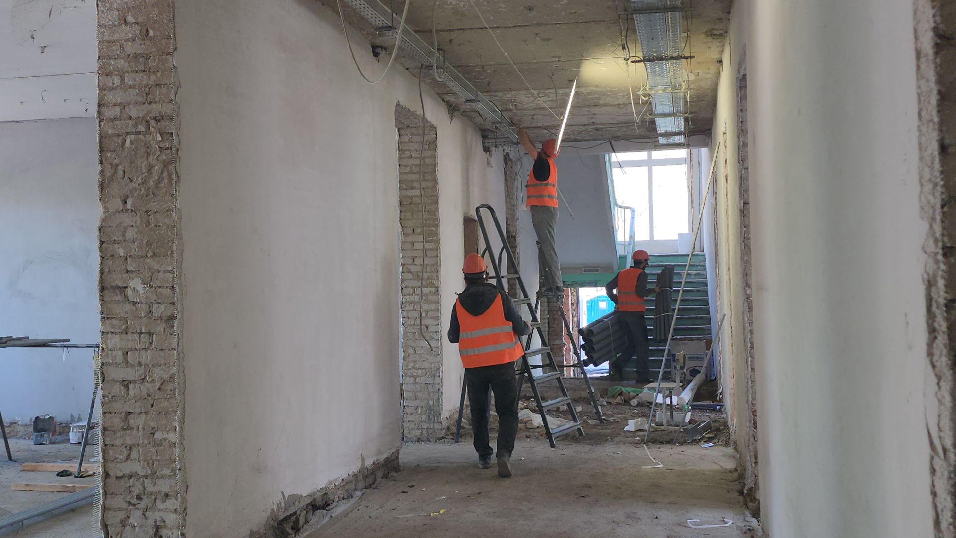люберцы, ремонт гимназии 5, строители,