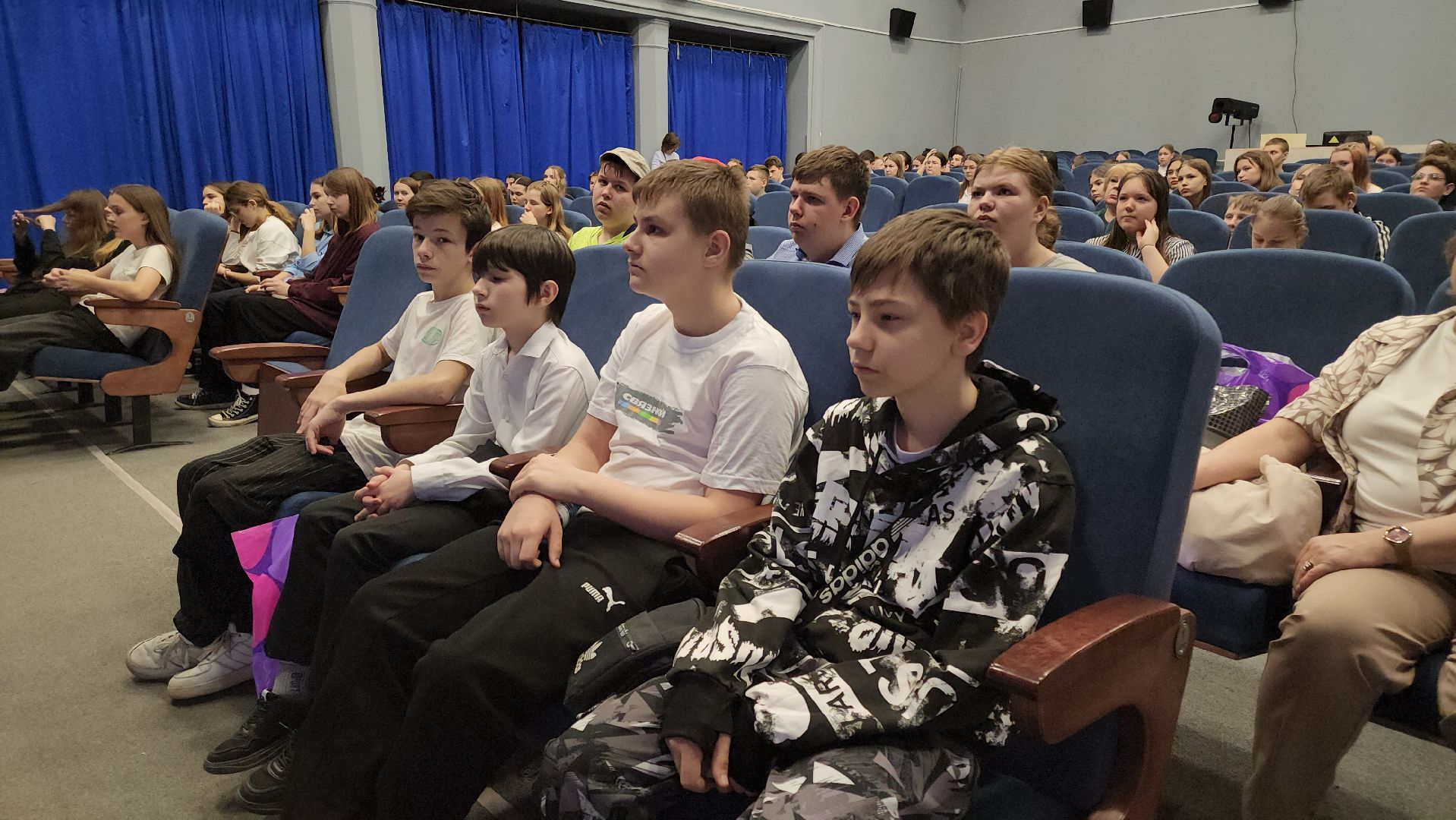 кашира, школа, день победы, защитники отечества, патриотический урок, кинотеатр, родина,