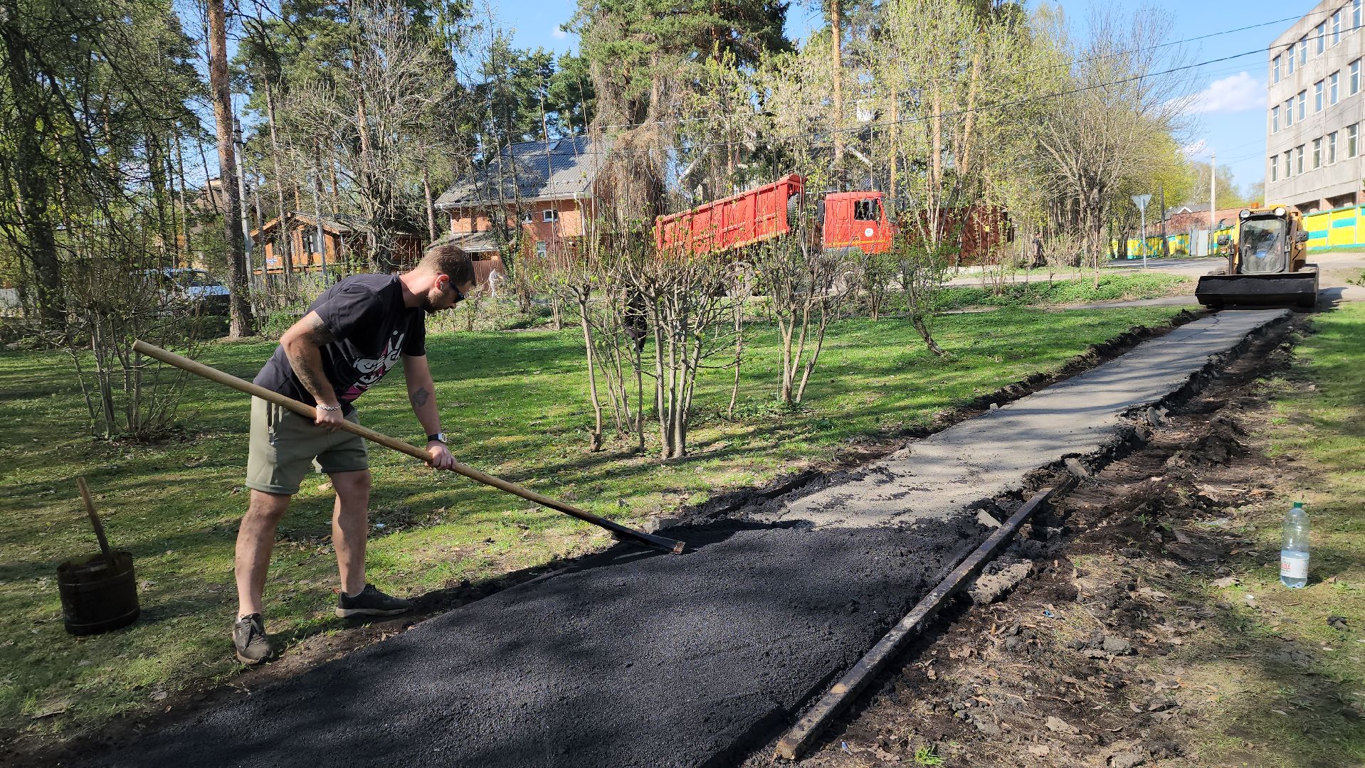 пушкино, ремонт тротуара, памятник, сквер, комунальная техника, коммунальная служба,асфальтирование,