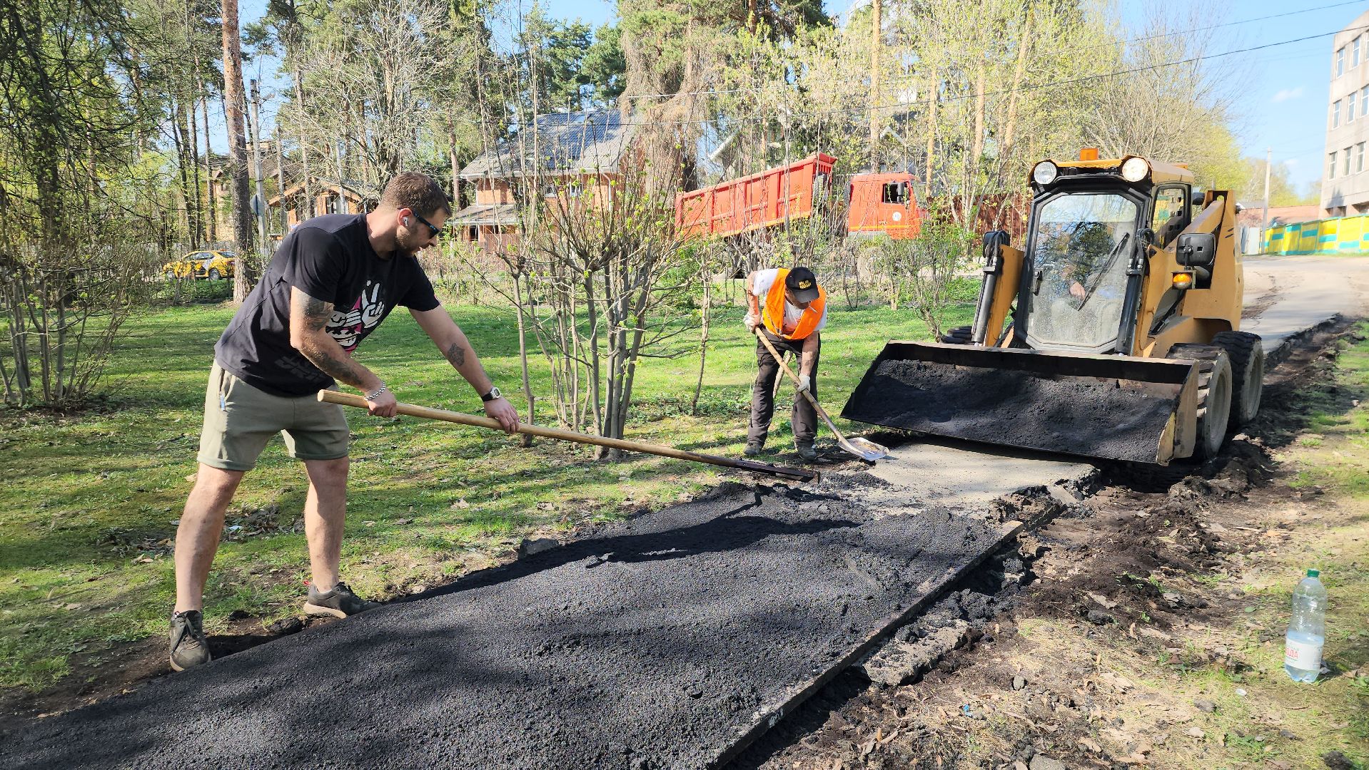 пушкино, ремонт тротуара, памятник, сквер, комунальная техника, коммунальная служба,асфальтирование,
