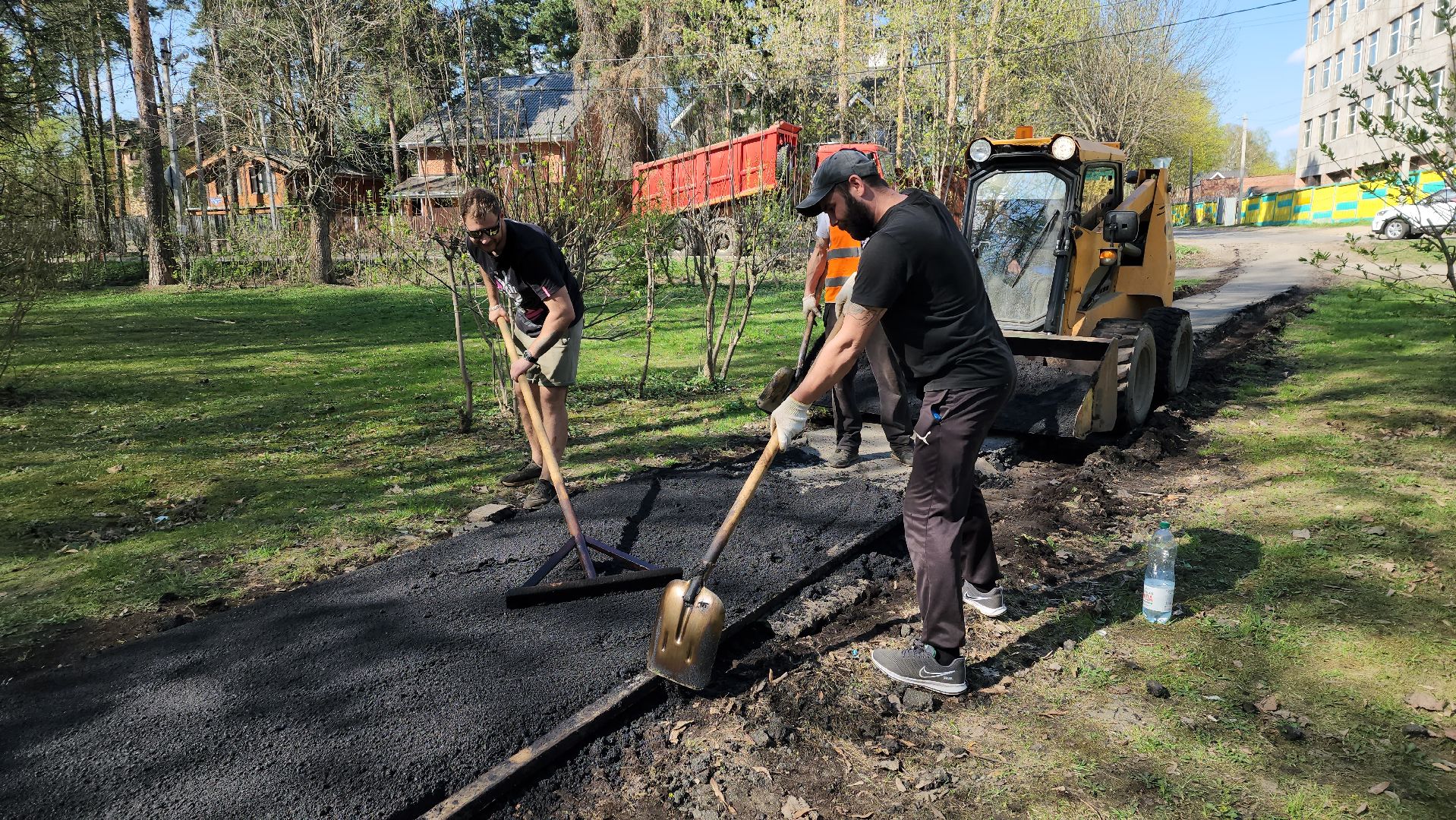 пушкино, ремонт тротуара, памятник, сквер, комунальная техника, коммунальная служба,асфальтирование,