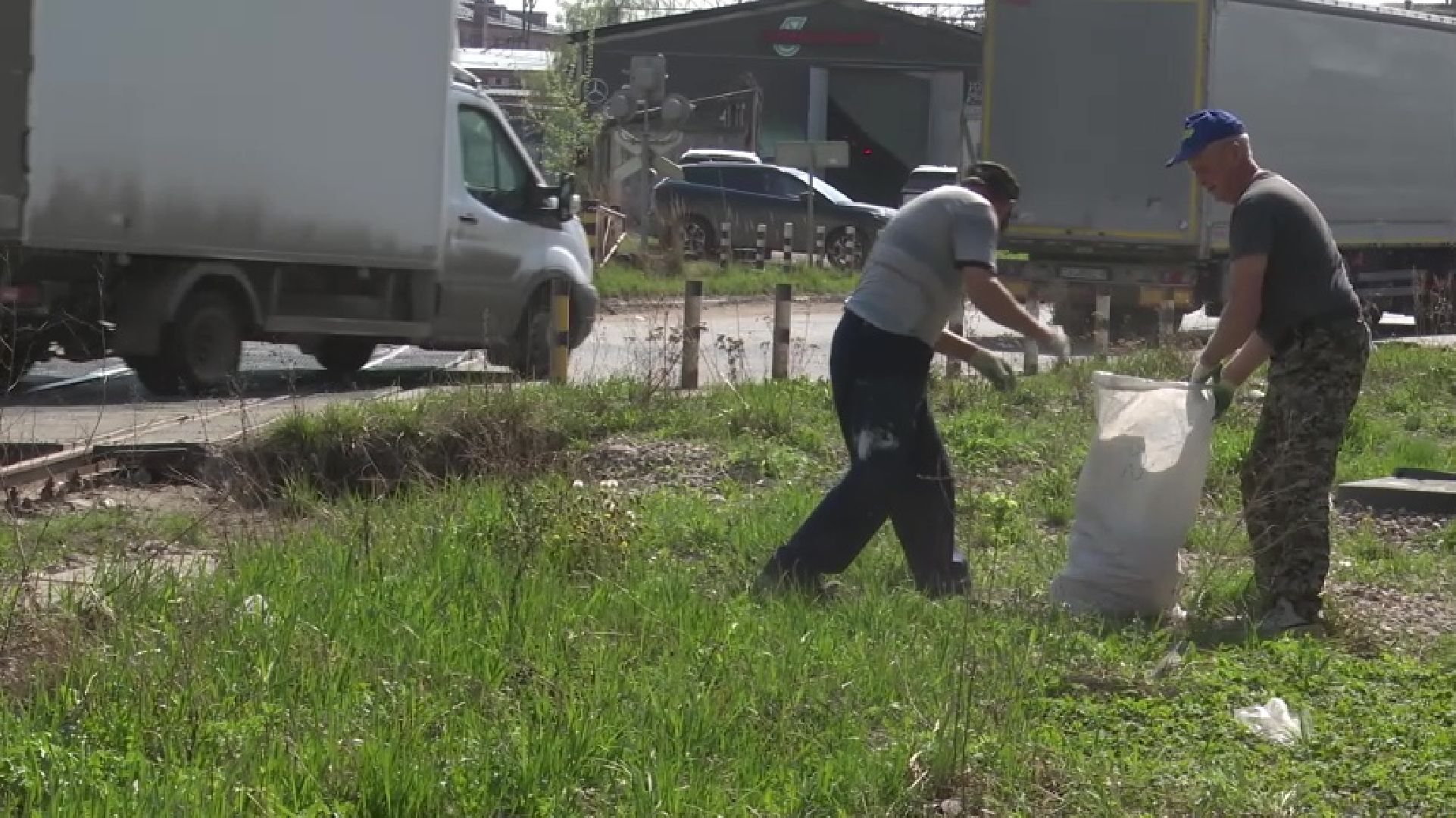 реутов, благоустройство, субботник, чистота, грабли, мусор,