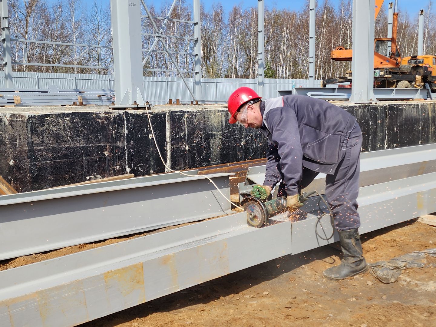 Чехов, улица Литейная, новое пищевое производство, предприятие, здоровое питание, орехи и сухофрукты, компания Орбита, торговая марка Роял Мубарак, строительство, каркас здания, госпрограмма московской области, земля за 1 рубль, новые рабочие места,