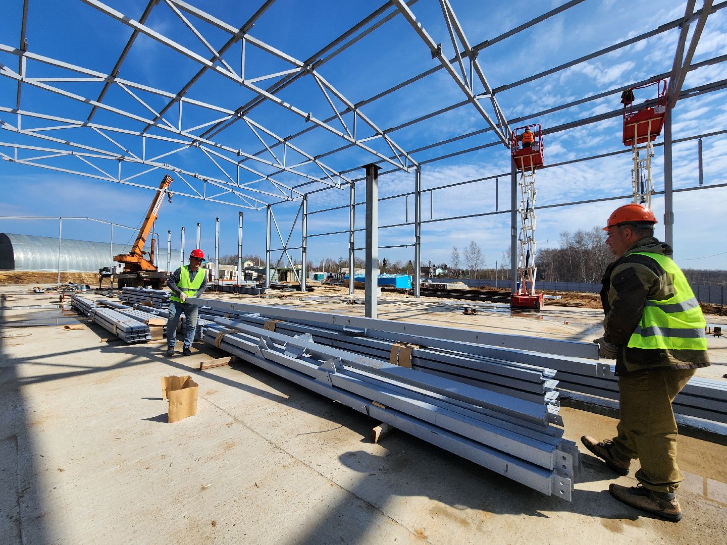 Чехов, улица Литейная, новое пищевое производство, предприятие, здоровое питание, орехи и сухофрукты, компания Орбита, торговая марка Роял Мубарак, строительство, каркас здания, госпрограмма московской области, земля за 1 рубль, новые рабочие места,