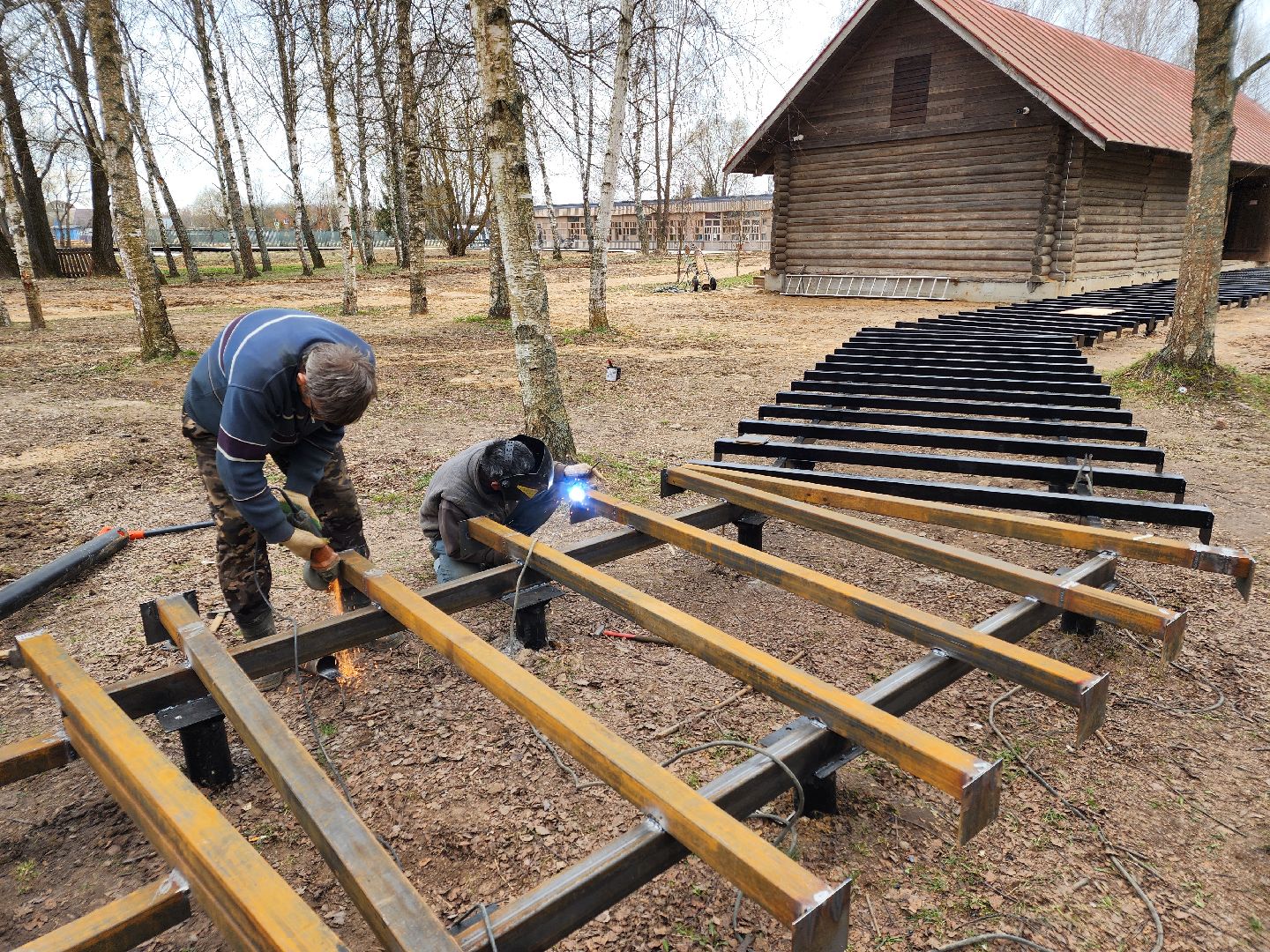 Чехов, село Мелихово, музей-заповедник, реконструкция, благоустройство, каретный двор, пешеходная зона, тропинки и дорожки, металлический каркас, доски из сосны, губернатор московской области,