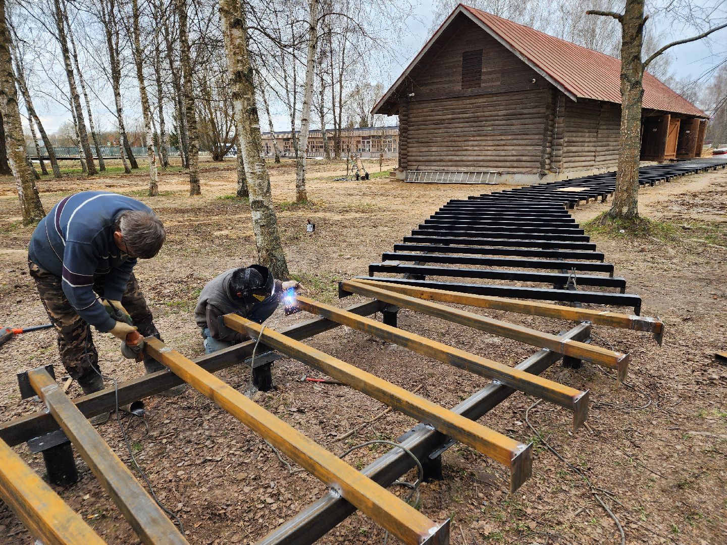 Чехов, село Мелихово, музей-заповедник, реконструкция, благоустройство, каретный двор, пешеходная зона, тропинки и дорожки, металлический каркас, доски из сосны, губернатор московской области,