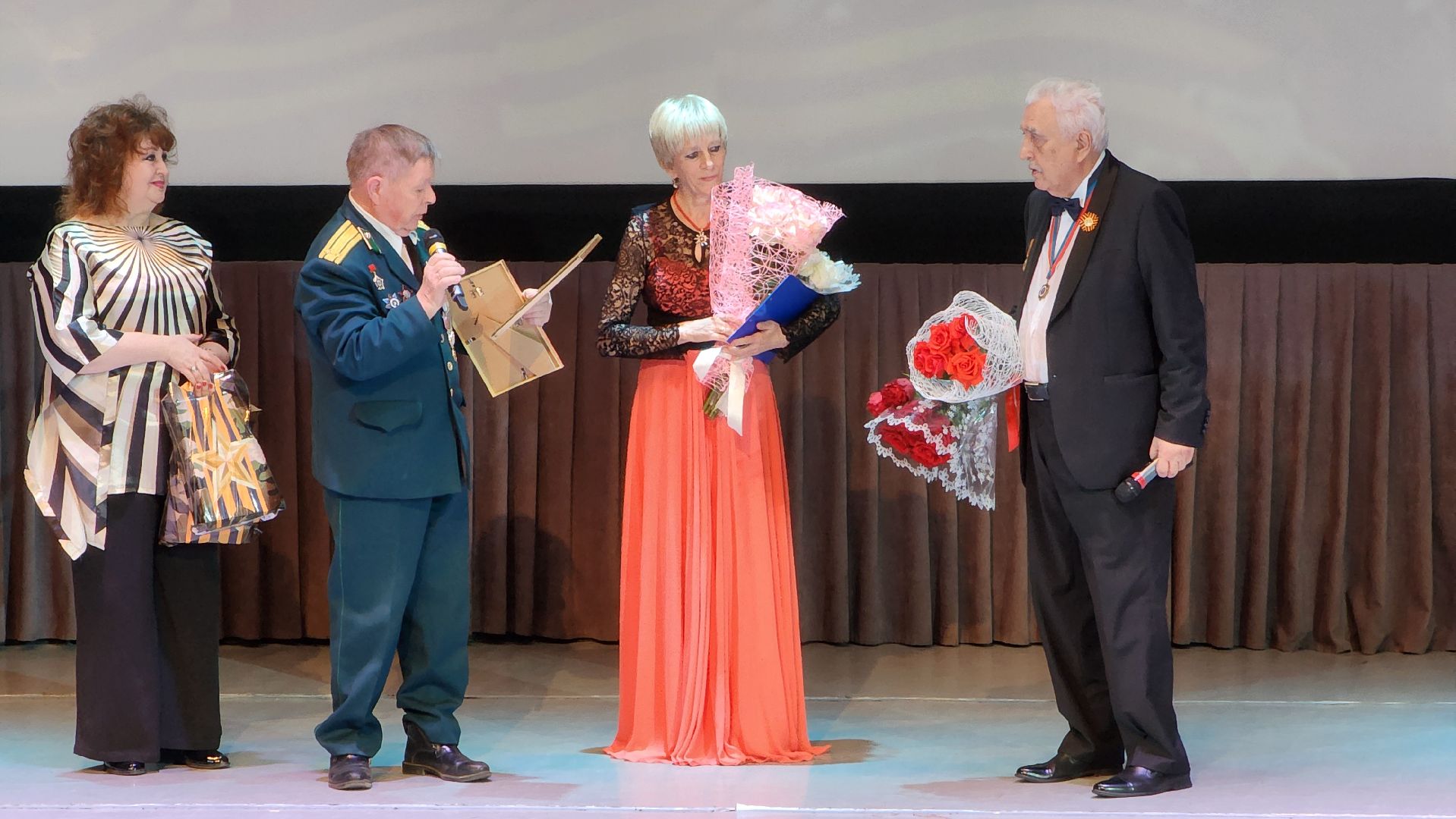 9 класс, 80-летие великой победы, Концерт, Лобня, Стихи, песни военных лет,