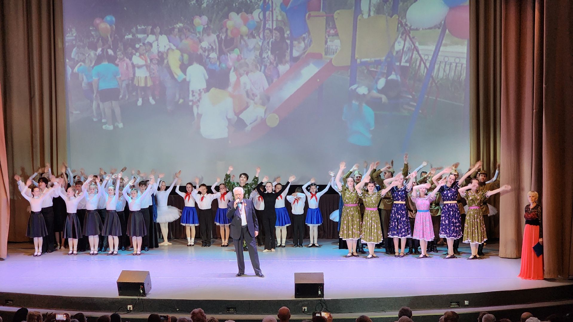 9 класс, 80-летие великой победы, Концерт, Лобня, Стихи, песни военных лет,