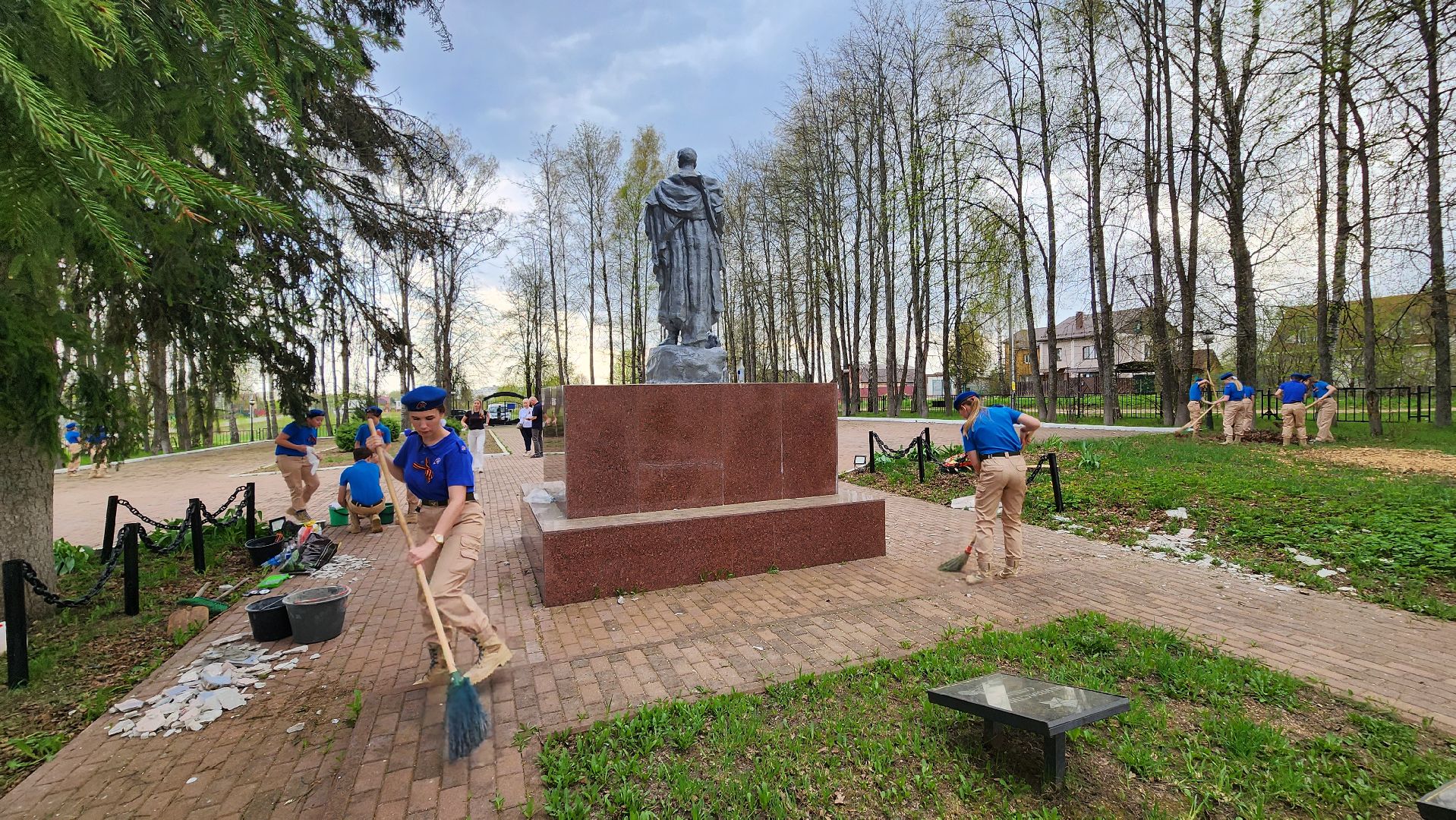 солнечногорск, тимоново, братская могила, уборка к 9 мая,