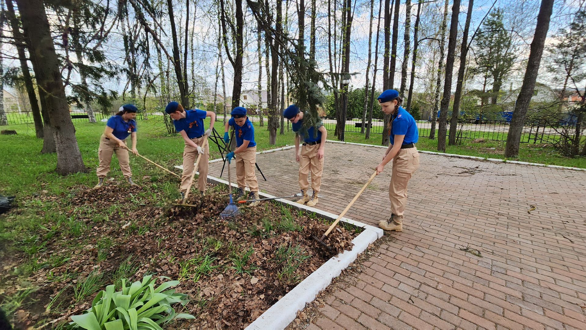 солнечногорск, тимоново, братская могила, уборка к 9 мая,