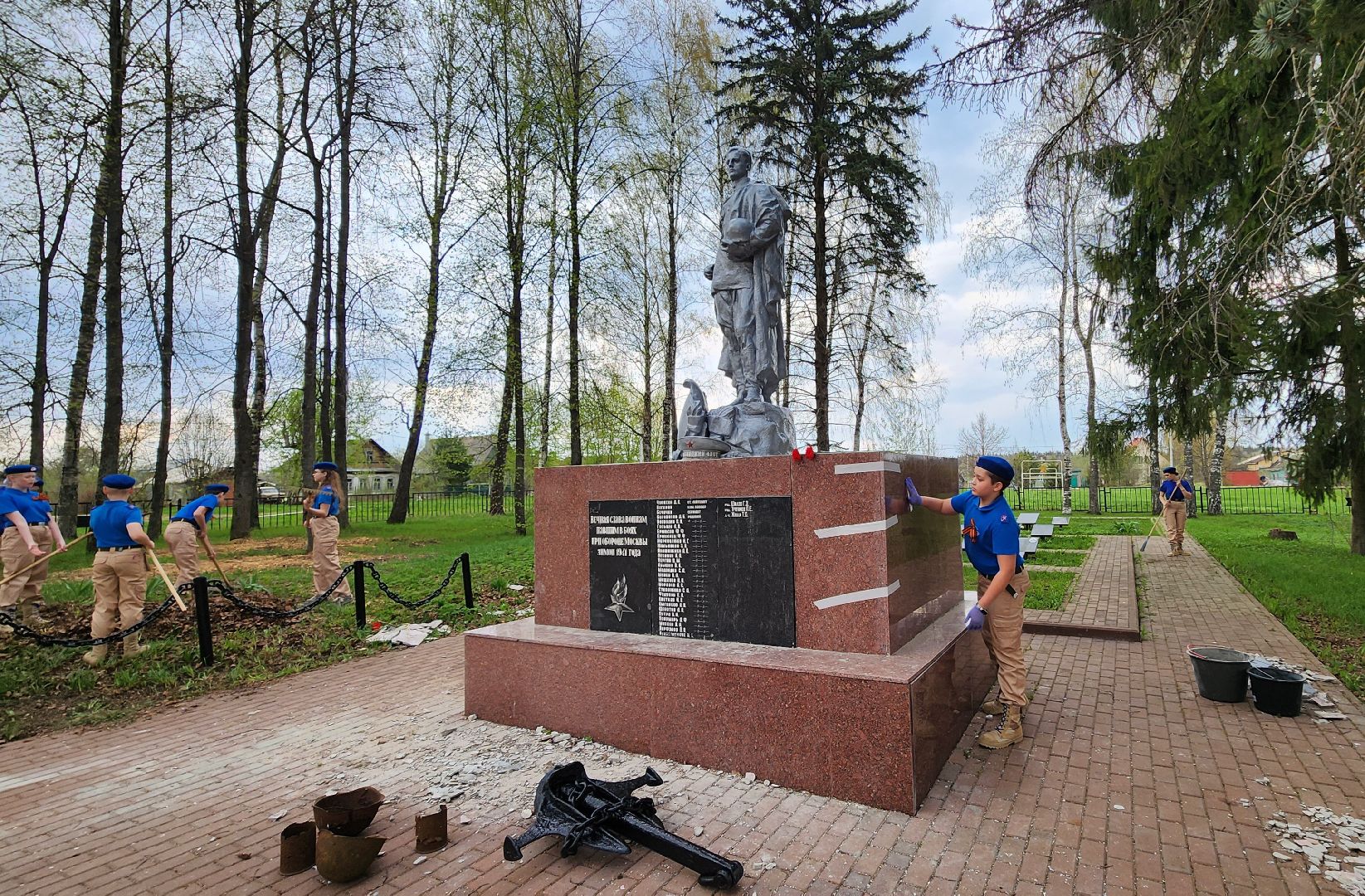 солнечногорск, тимоново, братская могила, уборка к 9 мая,