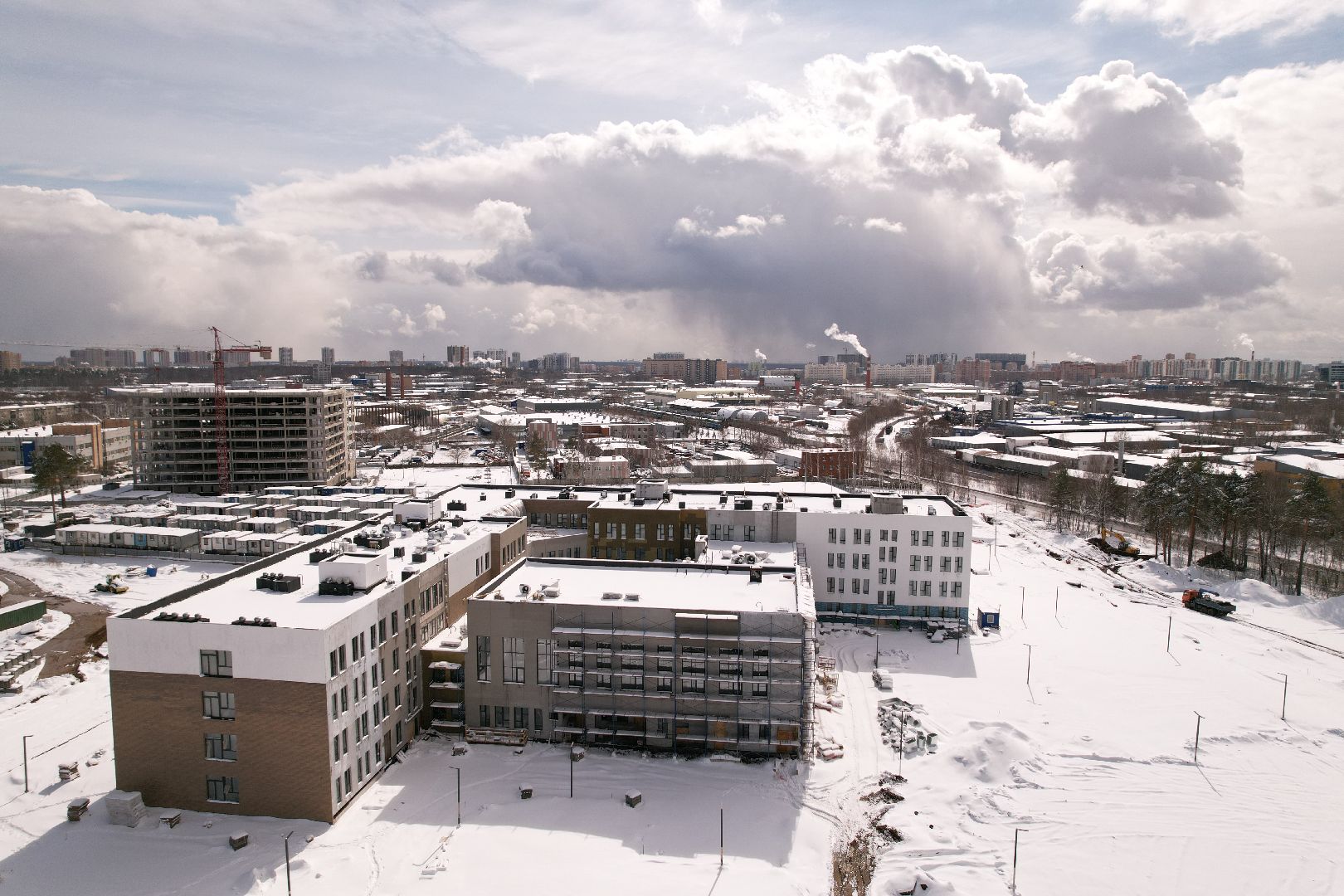 видео с коптера, школа в мытищи парк, строительство школы в мытищах,