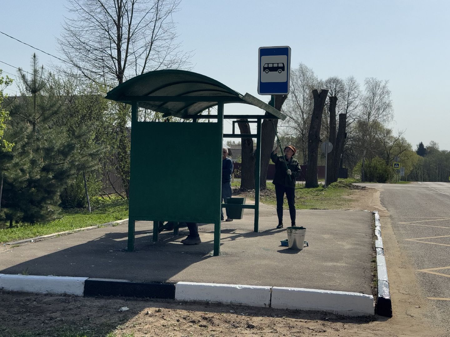 шаховская, покраска, покраска бордюров, покраска остановок,