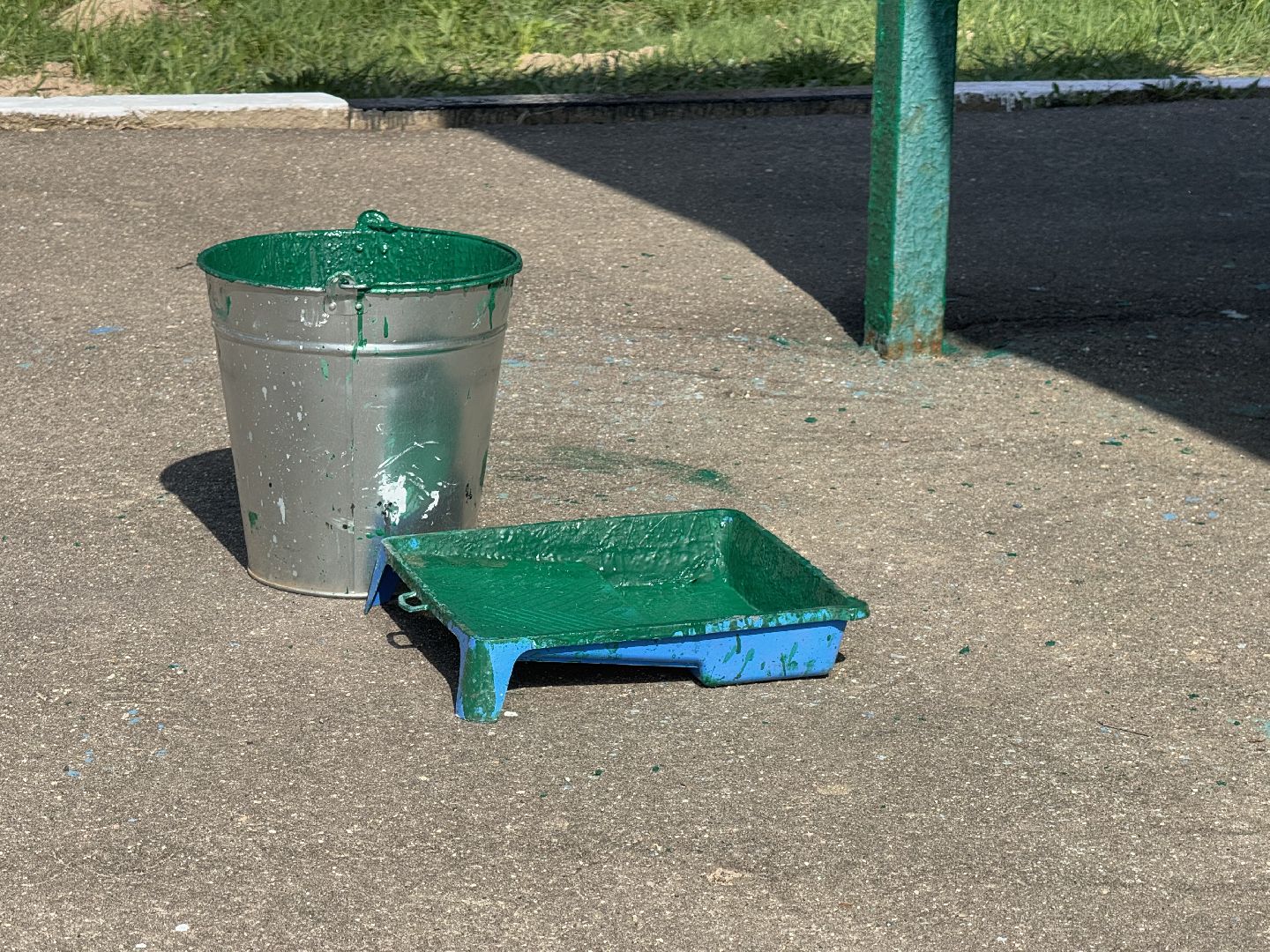 шаховская, покраска, покраска бордюров, покраска остановок,