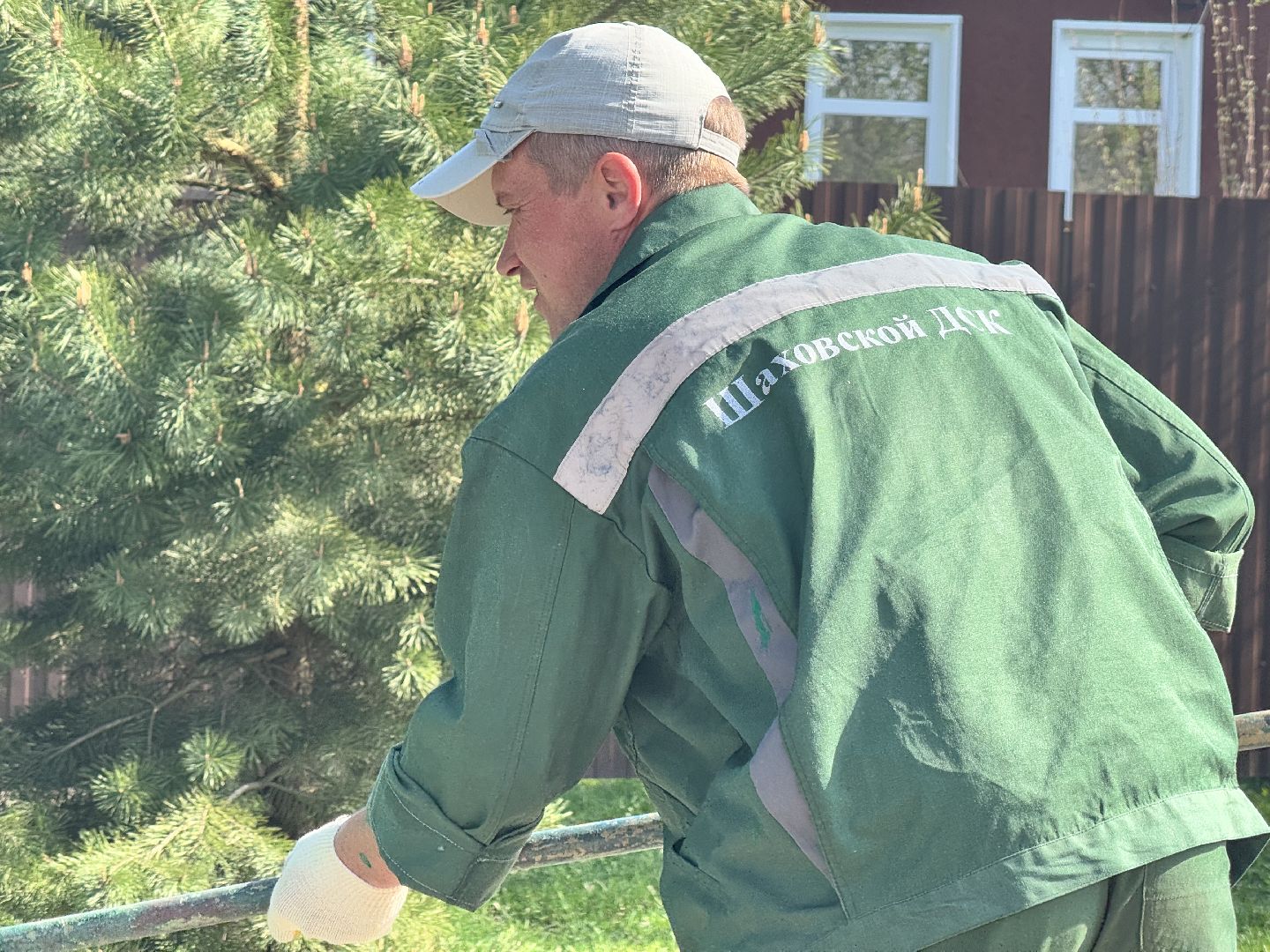 шаховская, покраска, покраска бордюров, покраска остановок,