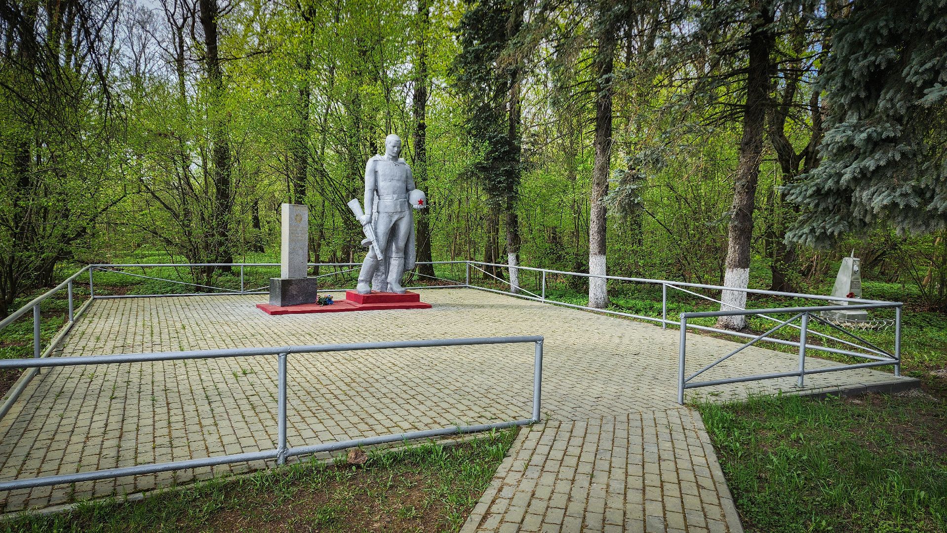 благоустройство , благоустройство памятников, обелиск воинской славы в малышево,