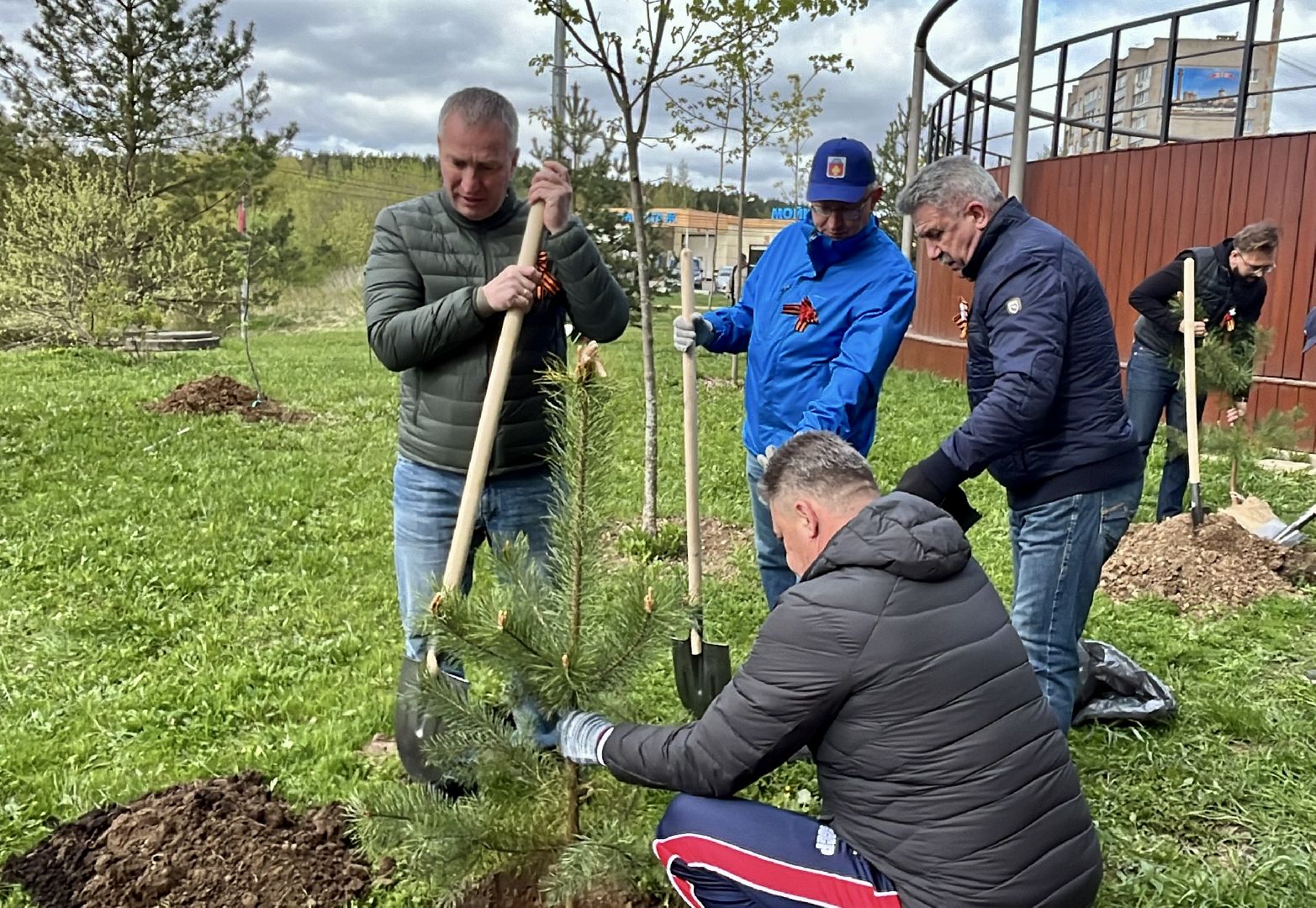всероссийский субботник, наро-фоминск, наро-фоминский городской округ, сад памяти, сибирское здоровье , роман шамнэ,