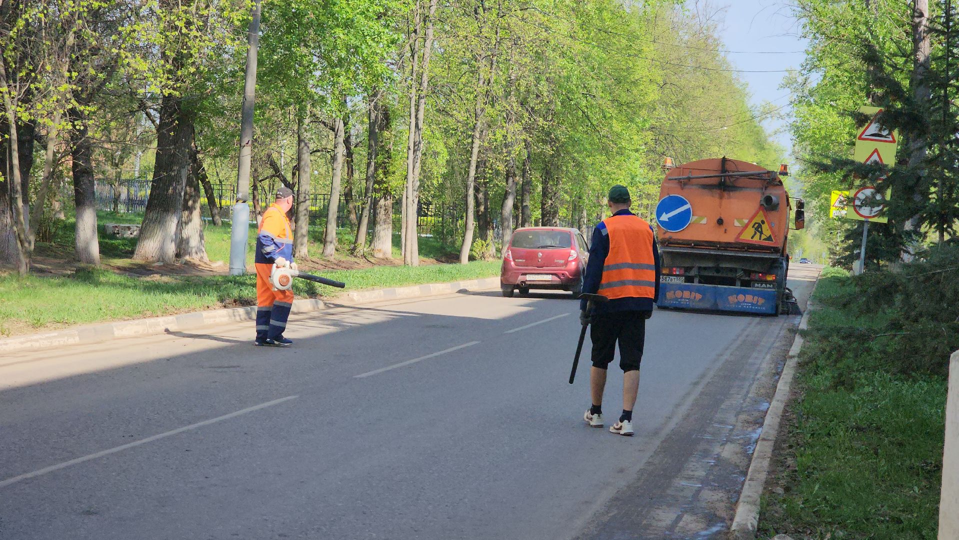 кашира, уборка дорог, влажная уборка города, мосавтодор, дороги,  бордюры,
