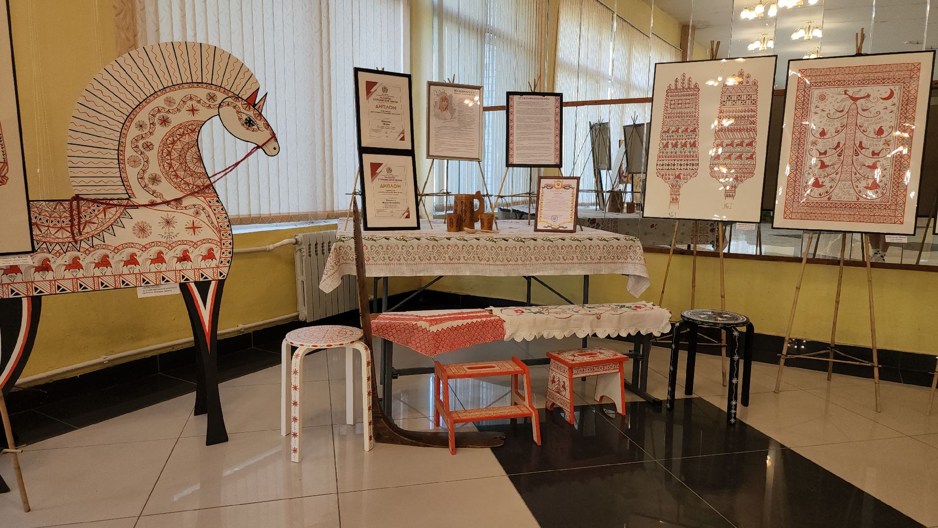 кашира, кашира-8, выставка картин, мезенская роспись, орнаменталика, искусство,