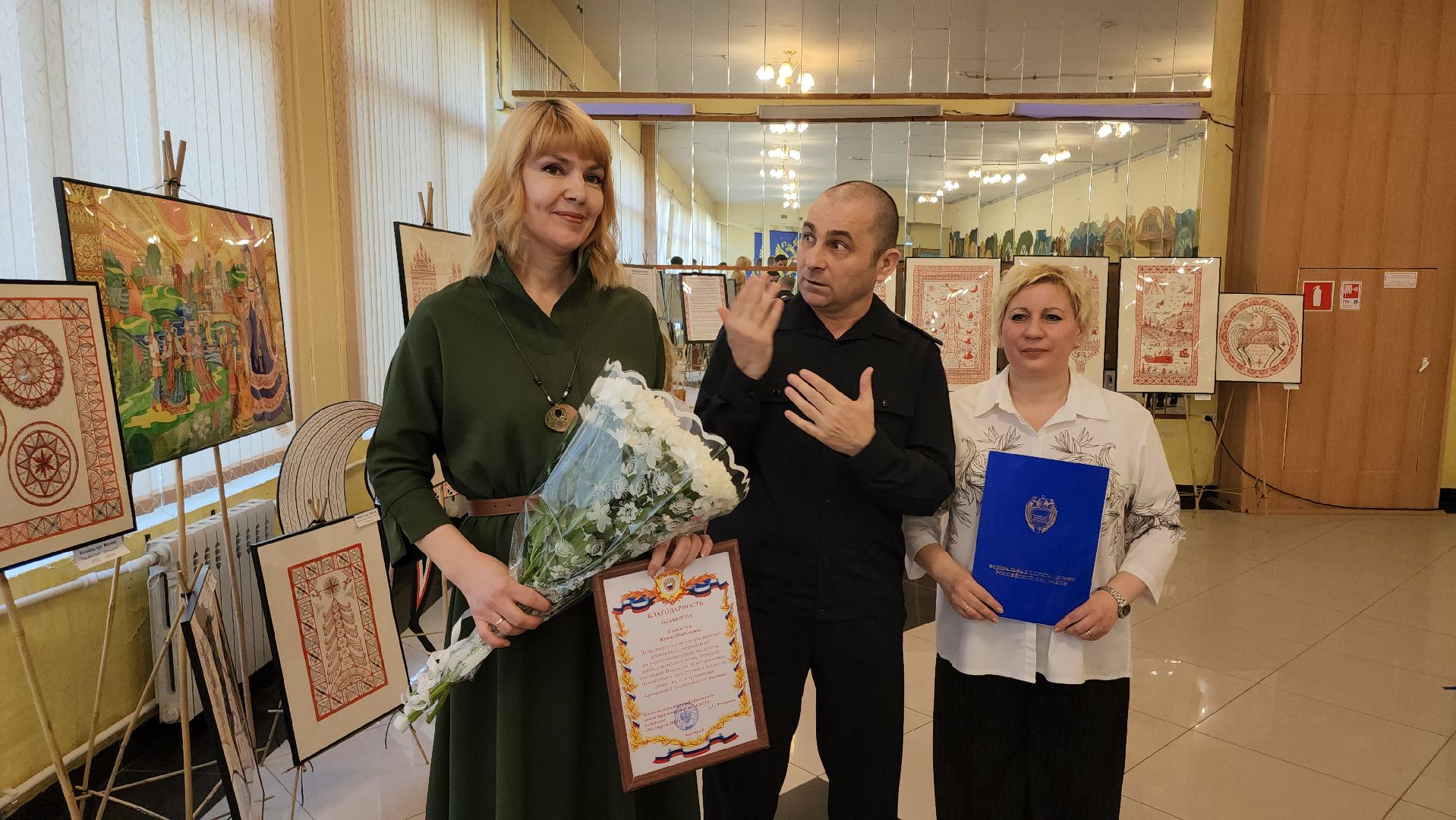 кашира, кашира-8, выставка картин, мезенская роспись, орнаменталика, искусство,