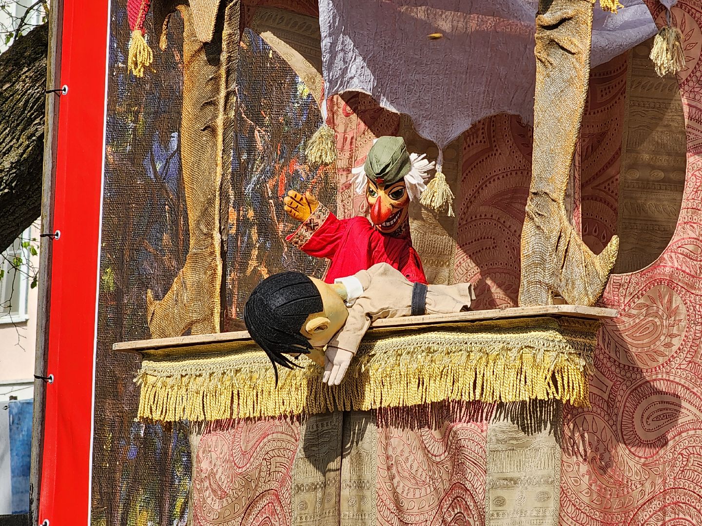 сергиев посад, краеведческий музей, кукольный спекаткль,петрушка, московский театр кукол,