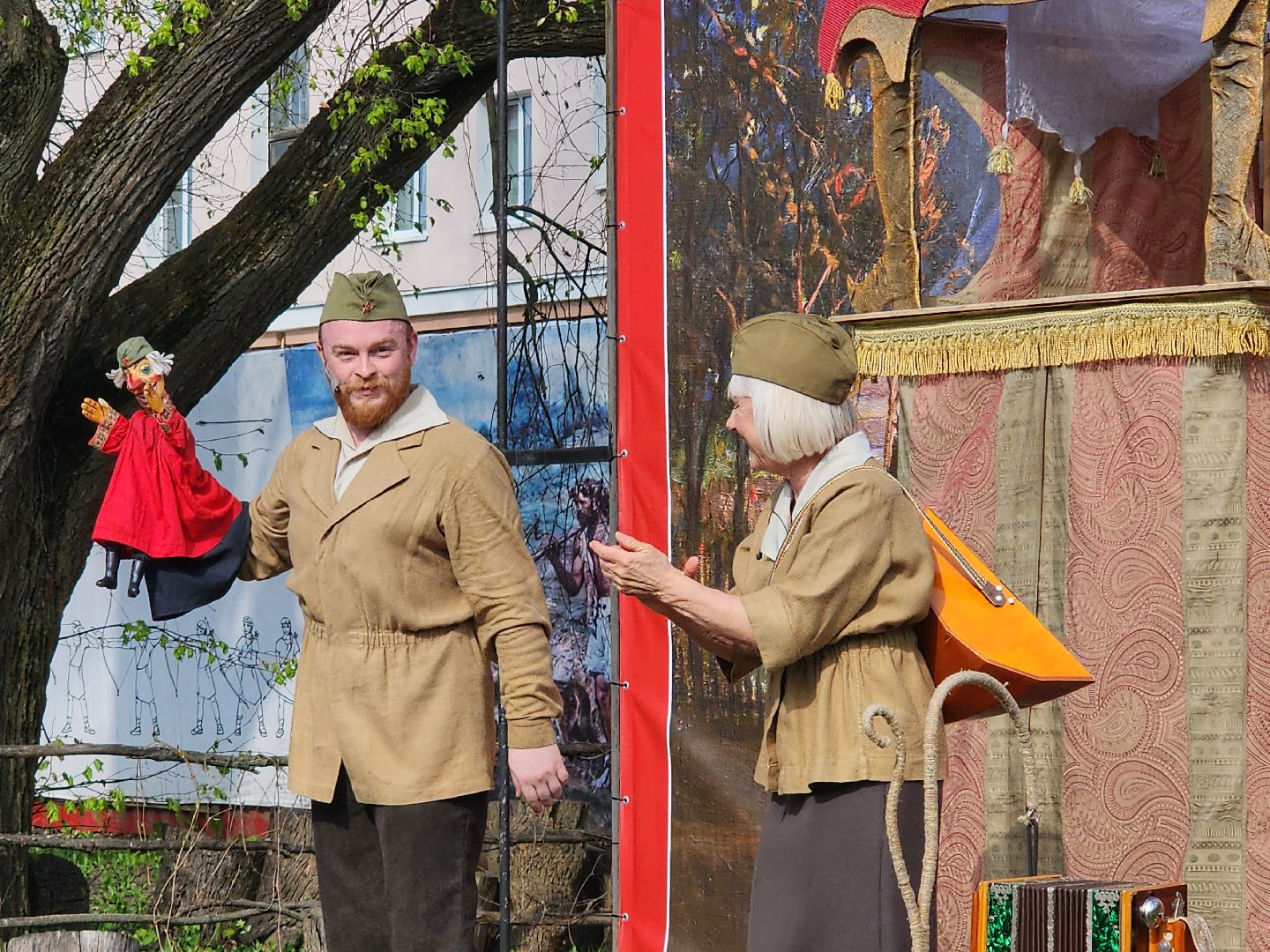 сергиев посад, краеведческий музей, кукольный спекаткль,петрушка, московский театр кукол,