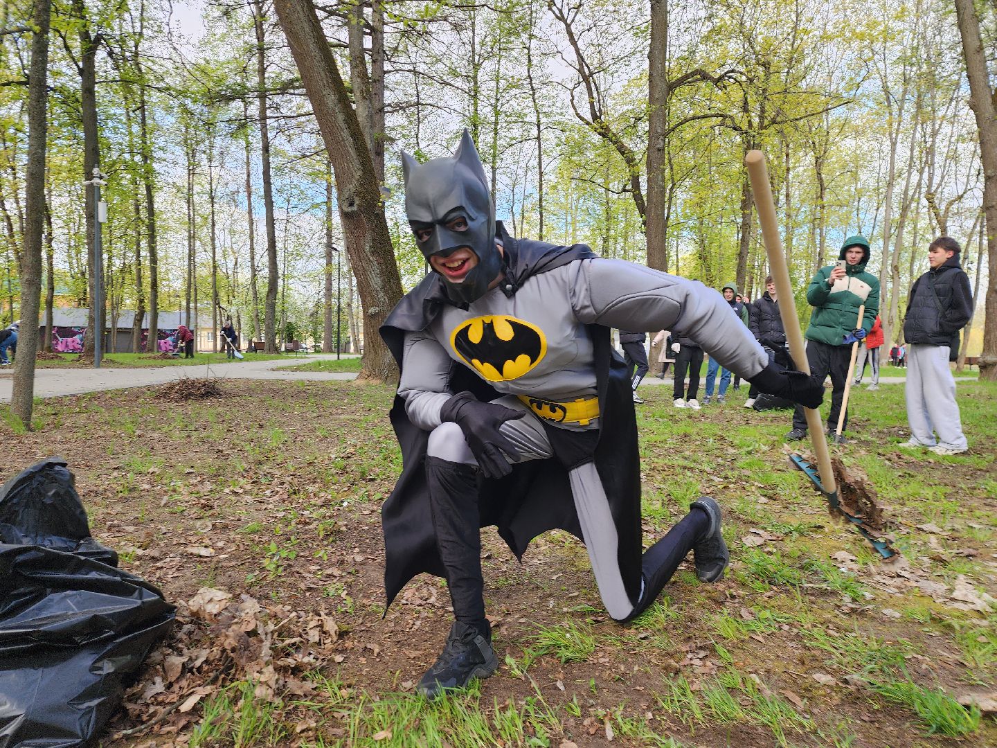 серпухов, подмосковье, областной субботник, бэтмен,
