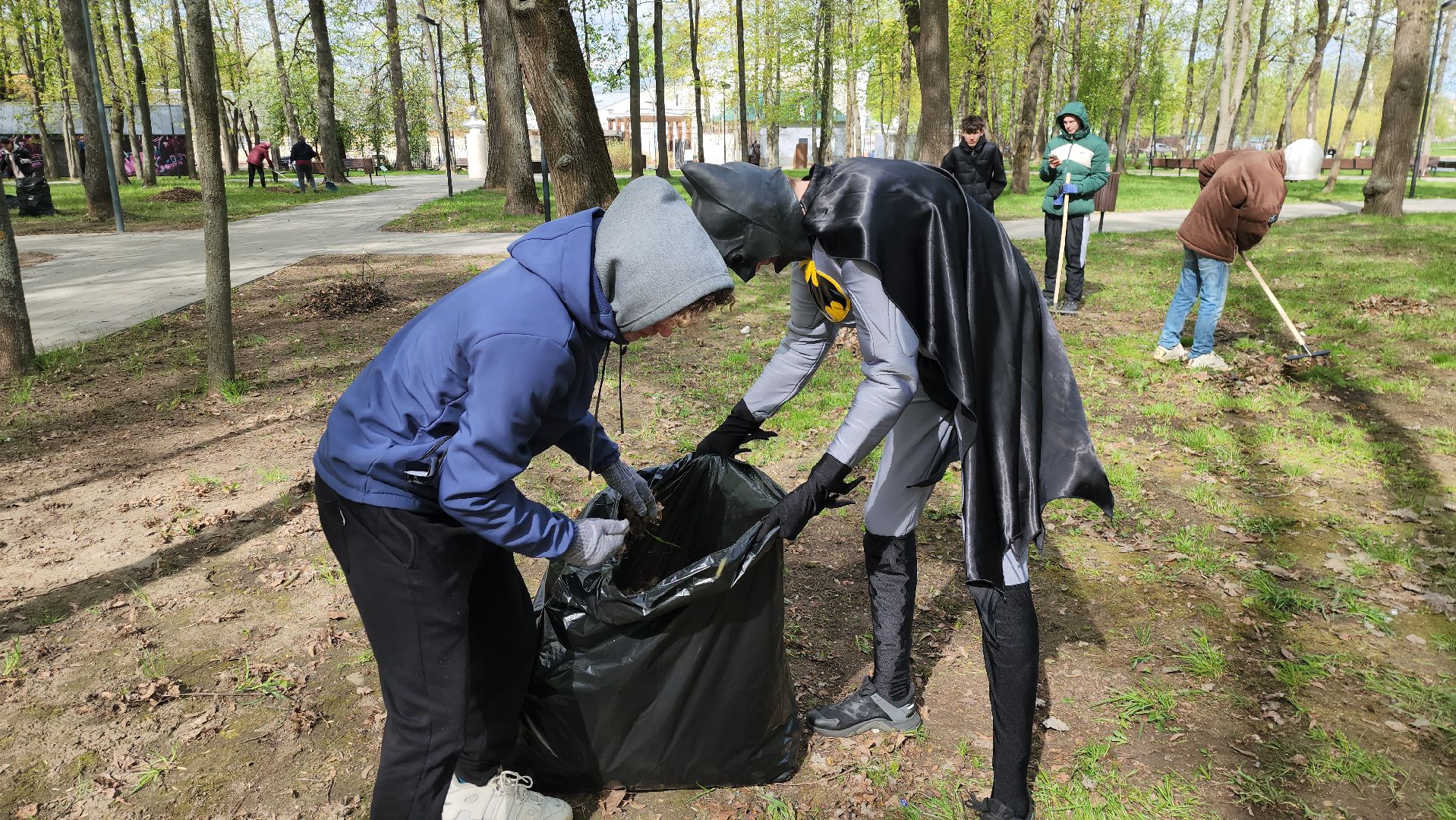 серпухов, подмосковье, областной субботник, бэтмен,