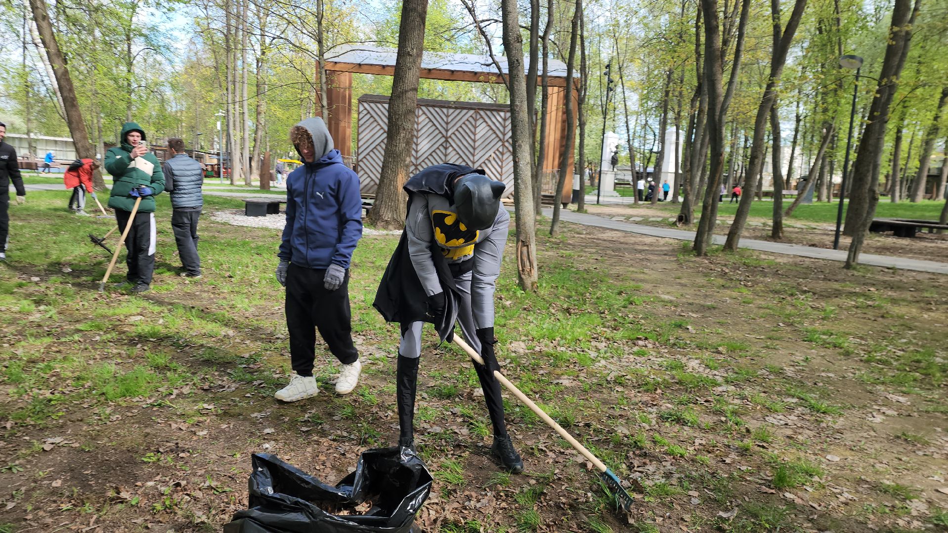 серпухов, подмосковье, областной субботник, бэтмен,