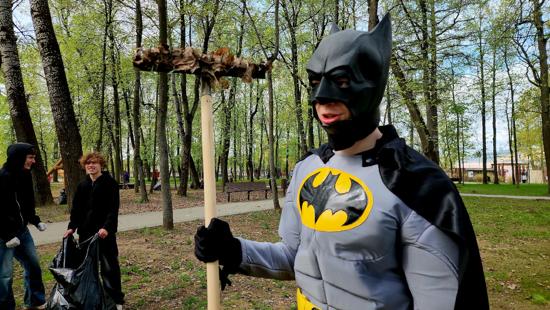 серпухов, подмосковье, областной субботник, бэтмен,